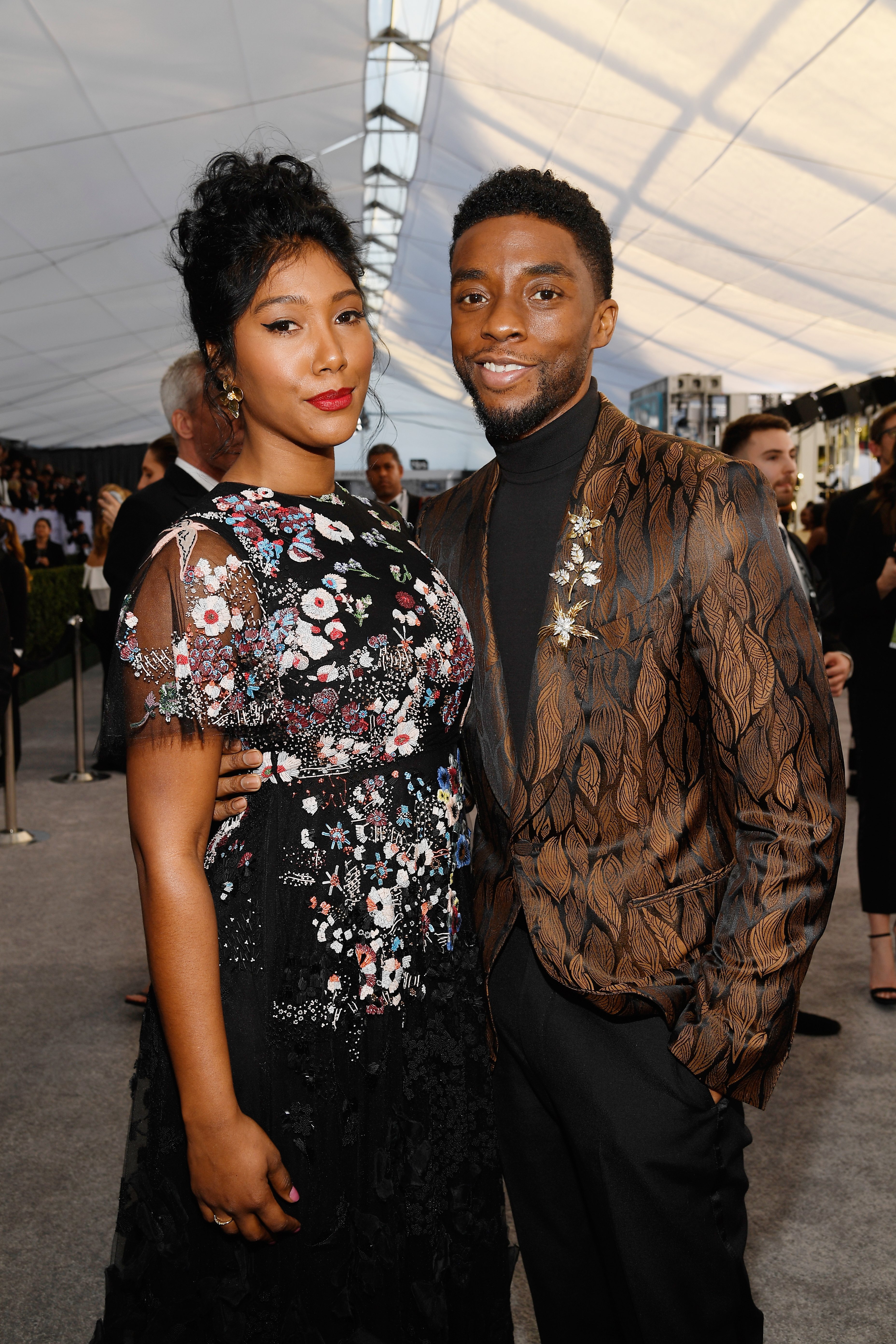 Chadwick Boseman and Simone Ledward at the 25th Annual Screen Actors Guild Awards at The Shrine Auditorium in Los Angeles, California | Photo: Kevork Djansezian/Getty Images