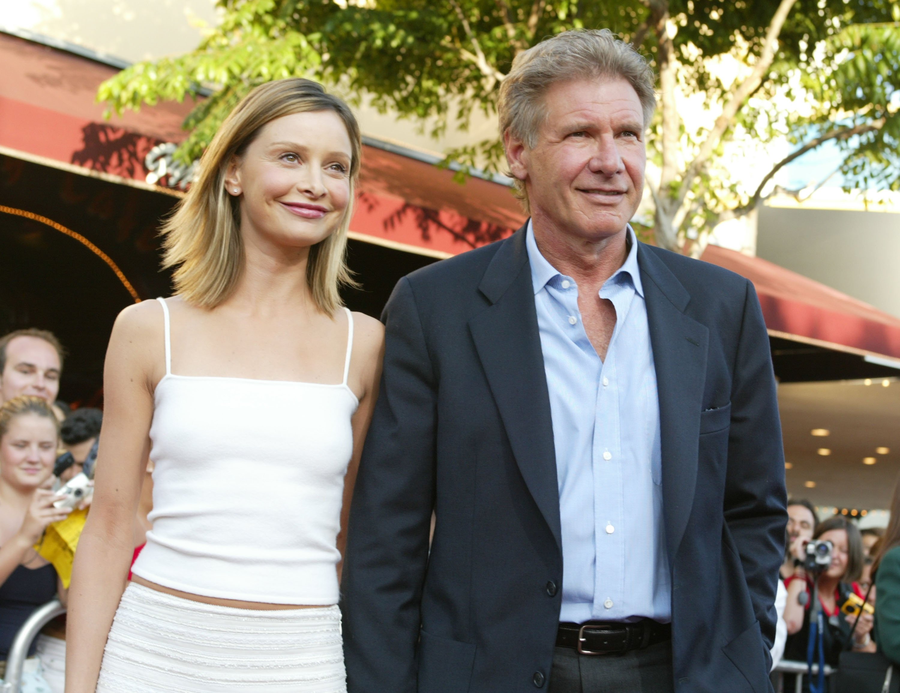 Calista Flockhart and Harrison Ford at the premiere of "K-19: The Widowmaker" in Westwood, California. on July 15, 2002 | Source: Getty Images
