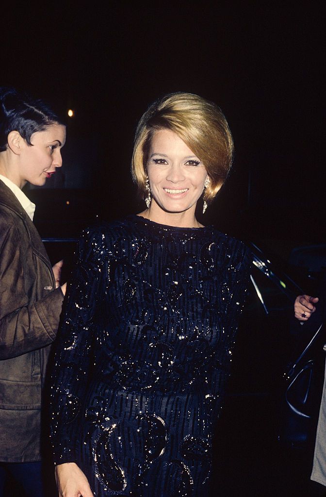 Angie Dickinson posing for a photograph, circa 1970, in New York. | Source: Art Zelin/Getty Images