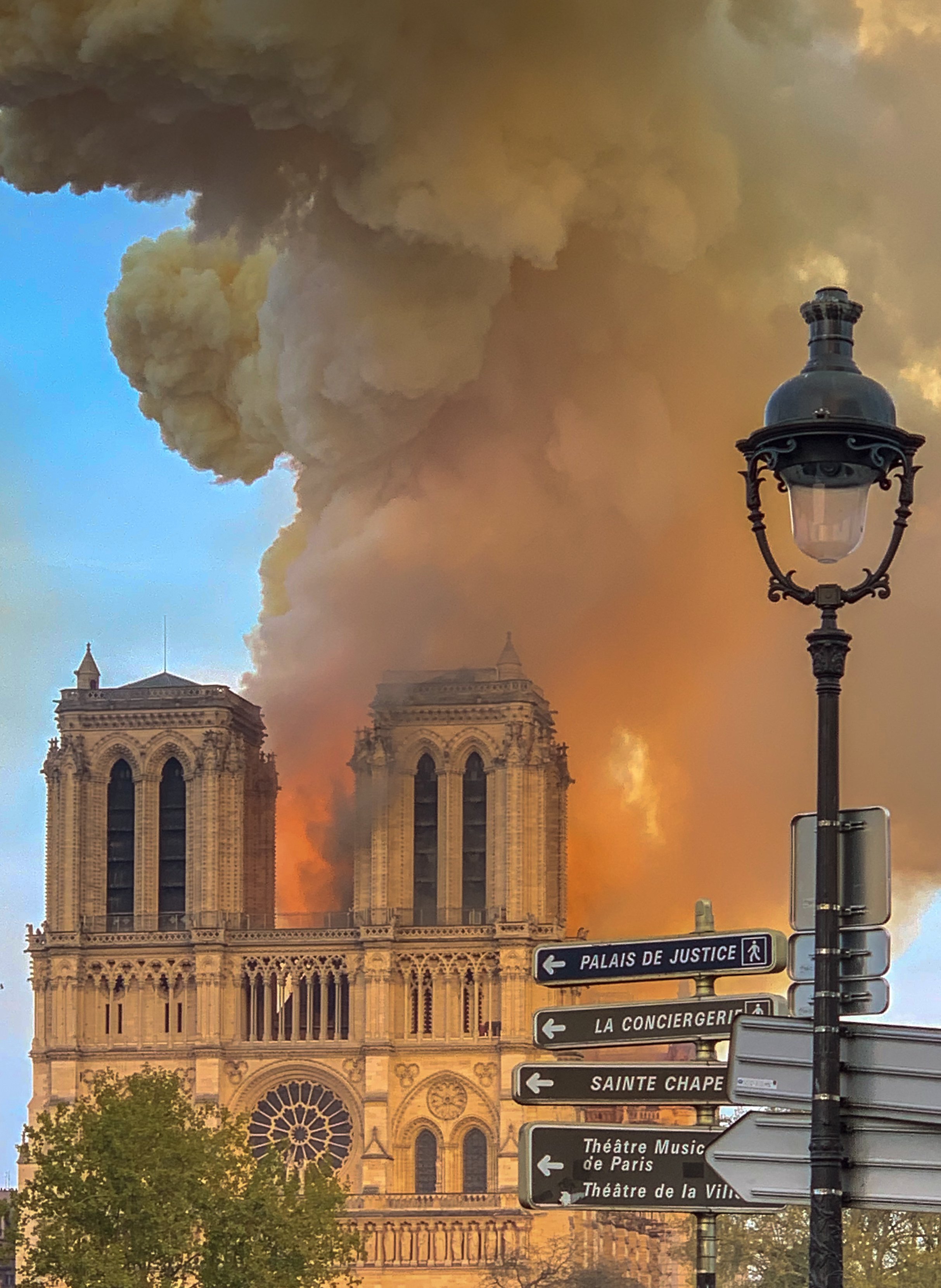 Incendio de Notre Dame de Paris, 15 de abril de 2019. | Imagen: Wikipedia