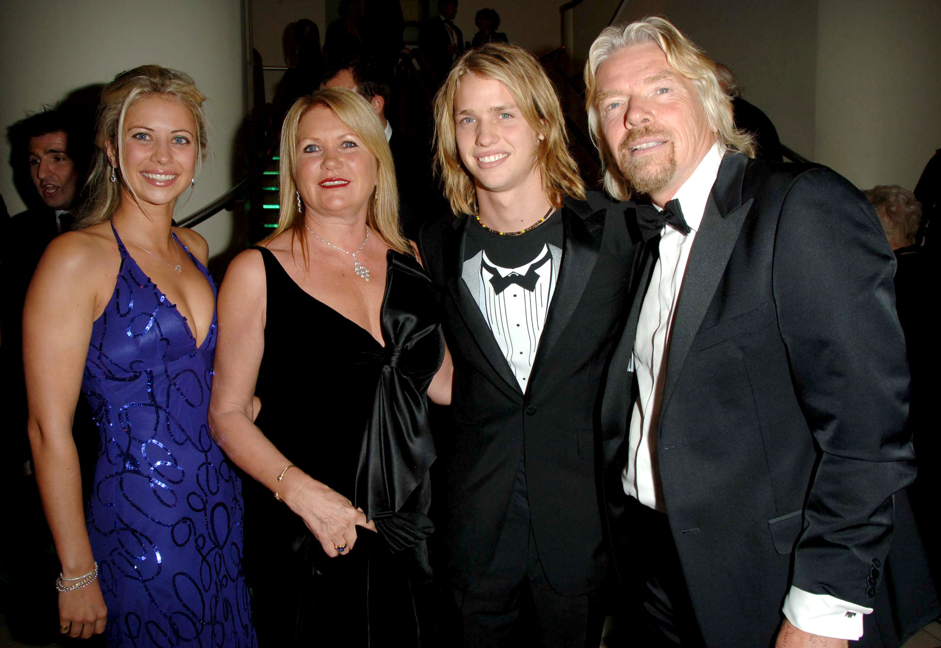 Holly Branson, Joan Templeman, Sam Branson and Richard Branson at the "Casino Royale" world premiere in London, England, 2006. | Source: Getty Images