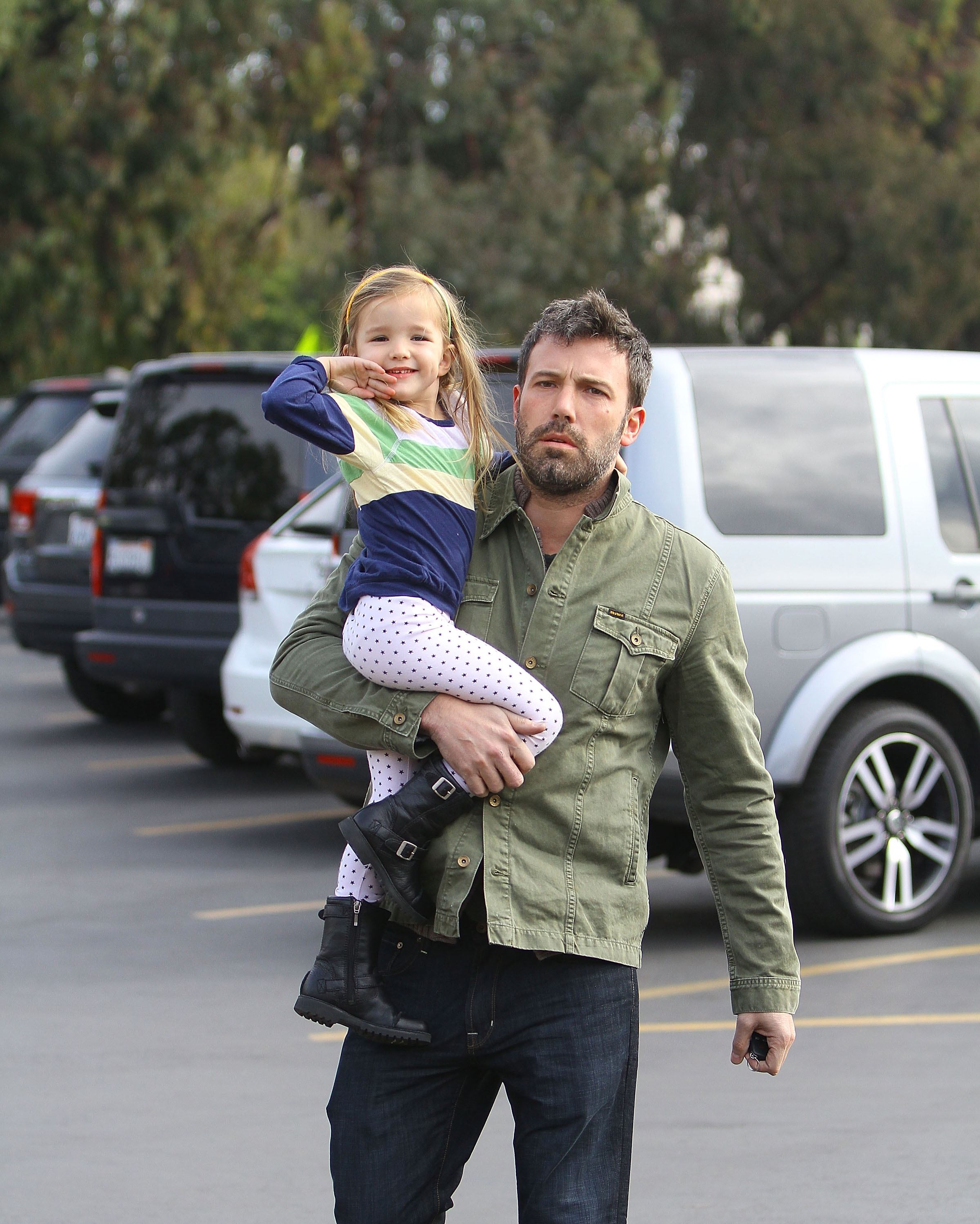 Ben Affleck and his daughter Seraphina Affleck are seen in Brentwood, on December 23, 2012, in Los Angeles, California. | Source: Getty Images