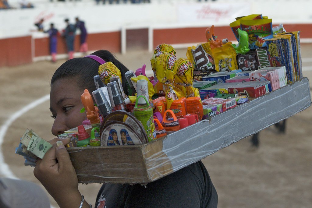 Niña vendedora de dulces. | Imagen: Flickr Niña vendedora de dulces. | Imagen: Flickr