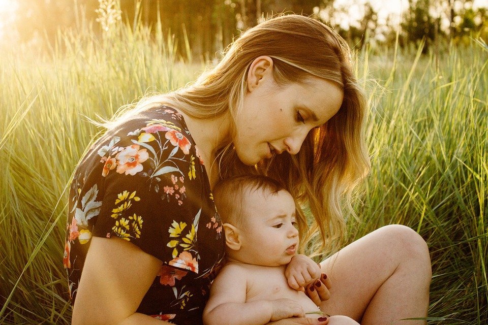 Madre con hijo / Imagen tomada de: Pixabay Madre con hijo / Imagen tomada de: Pixabay