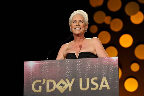Jamie Lee Curtis habla en el escenario durante la gala de G'Day USA 2019 | Foto: Getty Images Jamie Lee Curtis habla en el escenario durante la gala de G'Day USA 2019 | Foto: Getty Images