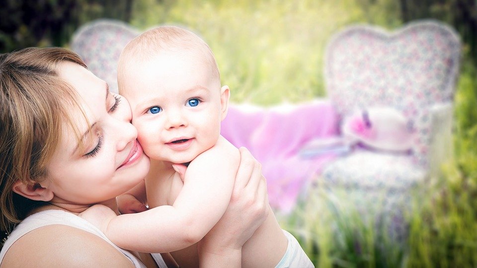 Mamá e hijo. │Imagen tomada de: Pixabay Mamá e hijo. │Imagen tomada de: Pixabay
