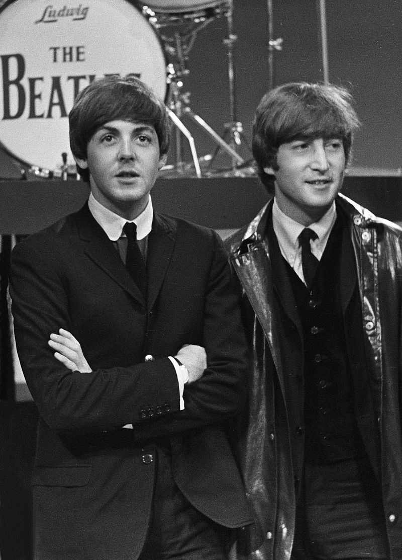 John Lennon and Paul McCartney, circa 1960s | Photo: Wikimedia Commons
