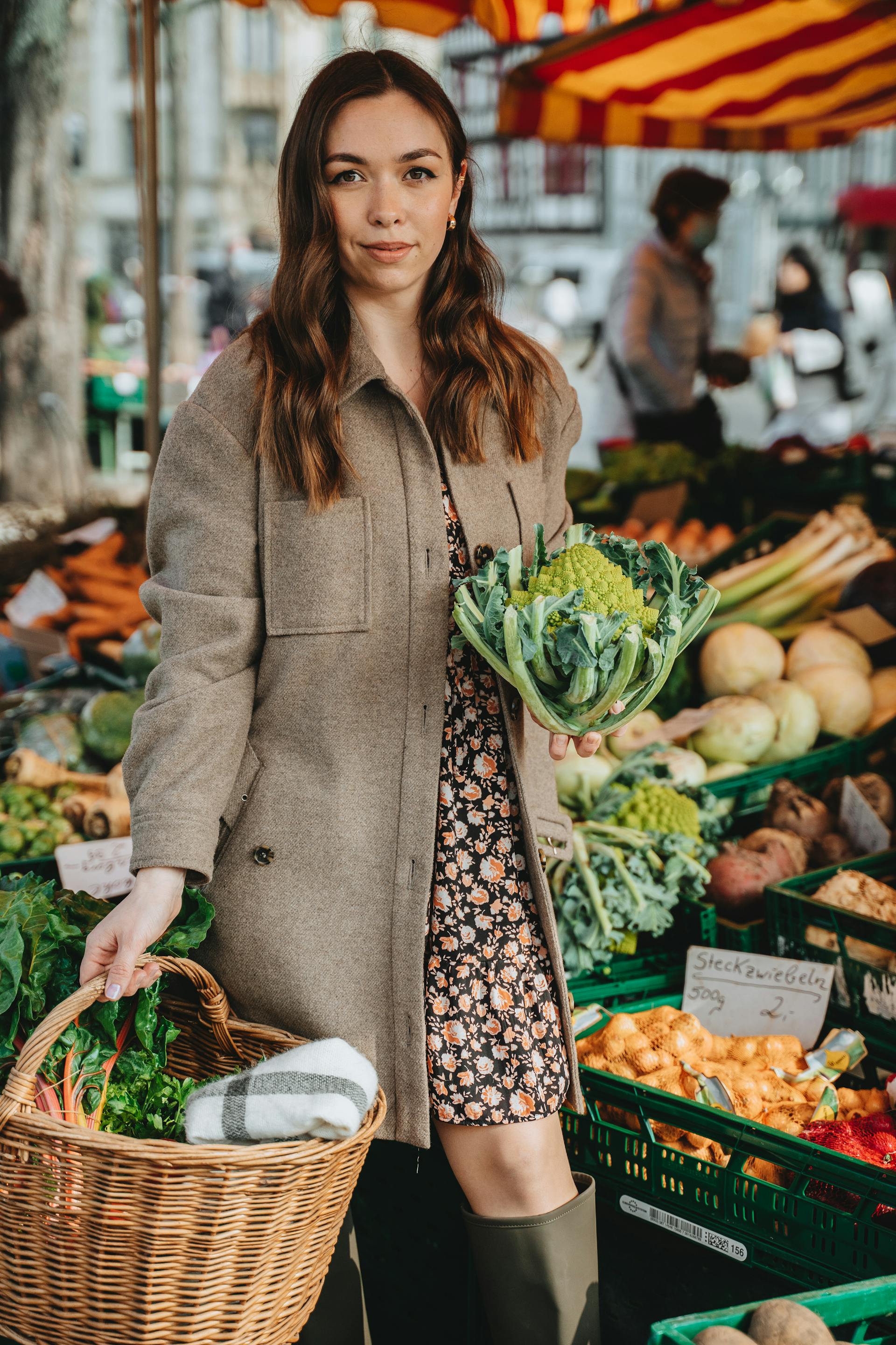 A woman at a grocery store | Source: Pexels