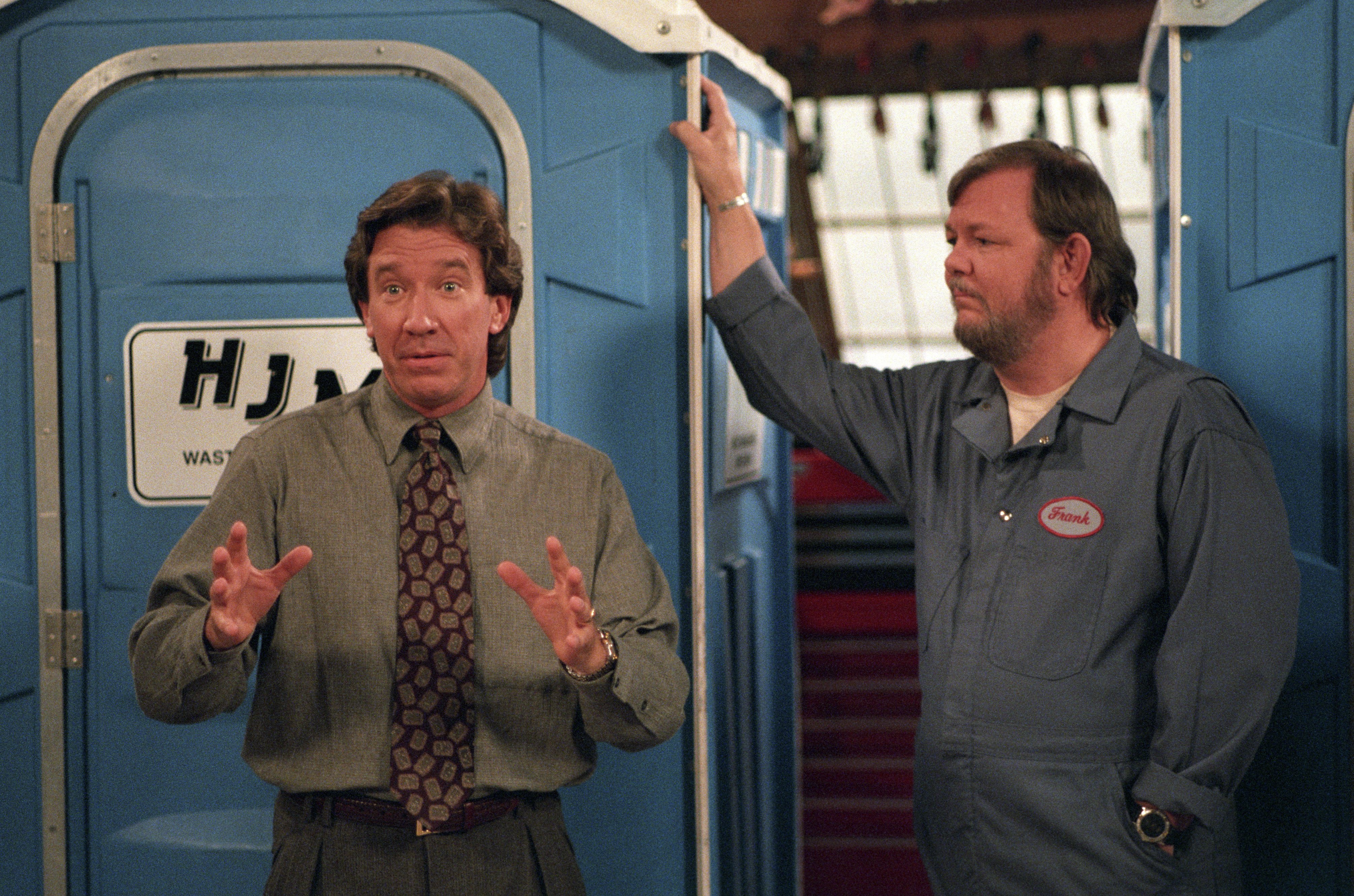 Royce Applegate pictured with Tim Allen on "Home Improvements" in 1995. | Photo: Getty Images