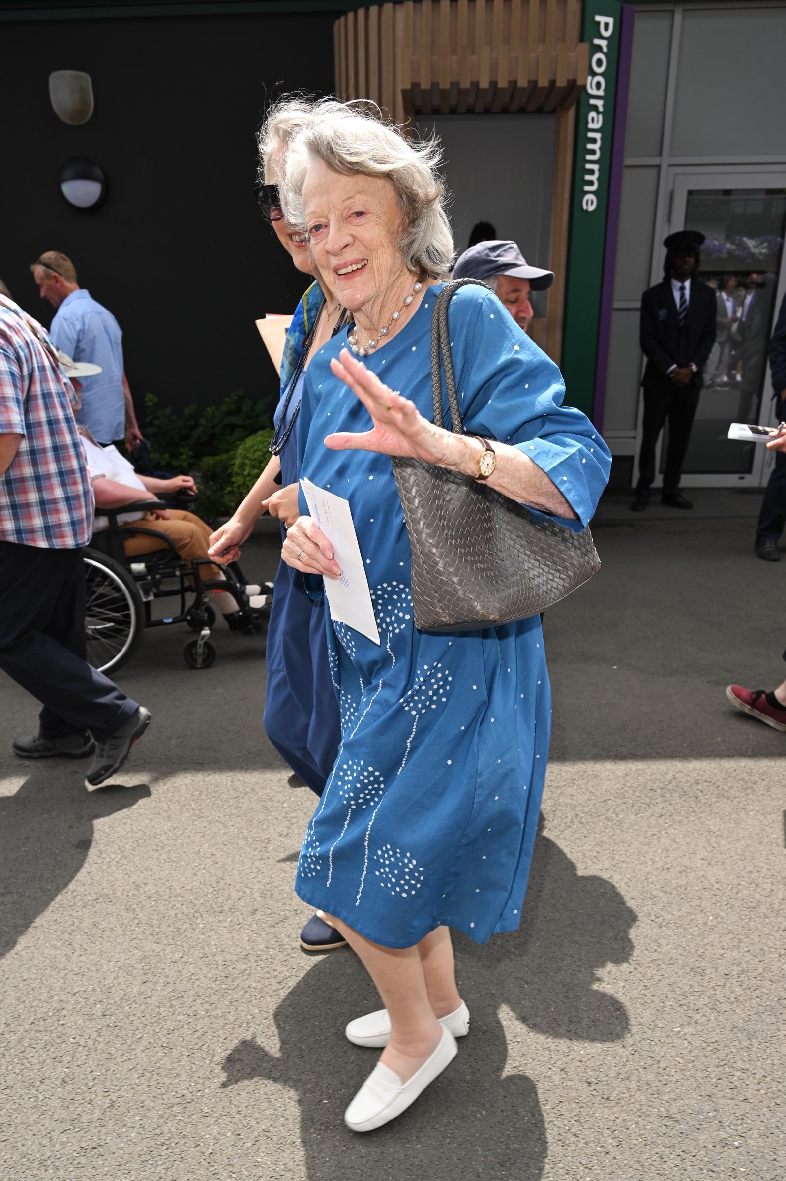 Maggie Smith at the All England Lawn Tennis and Croquet Club on July 9, 2022, in London, England. | Source: Getty Images