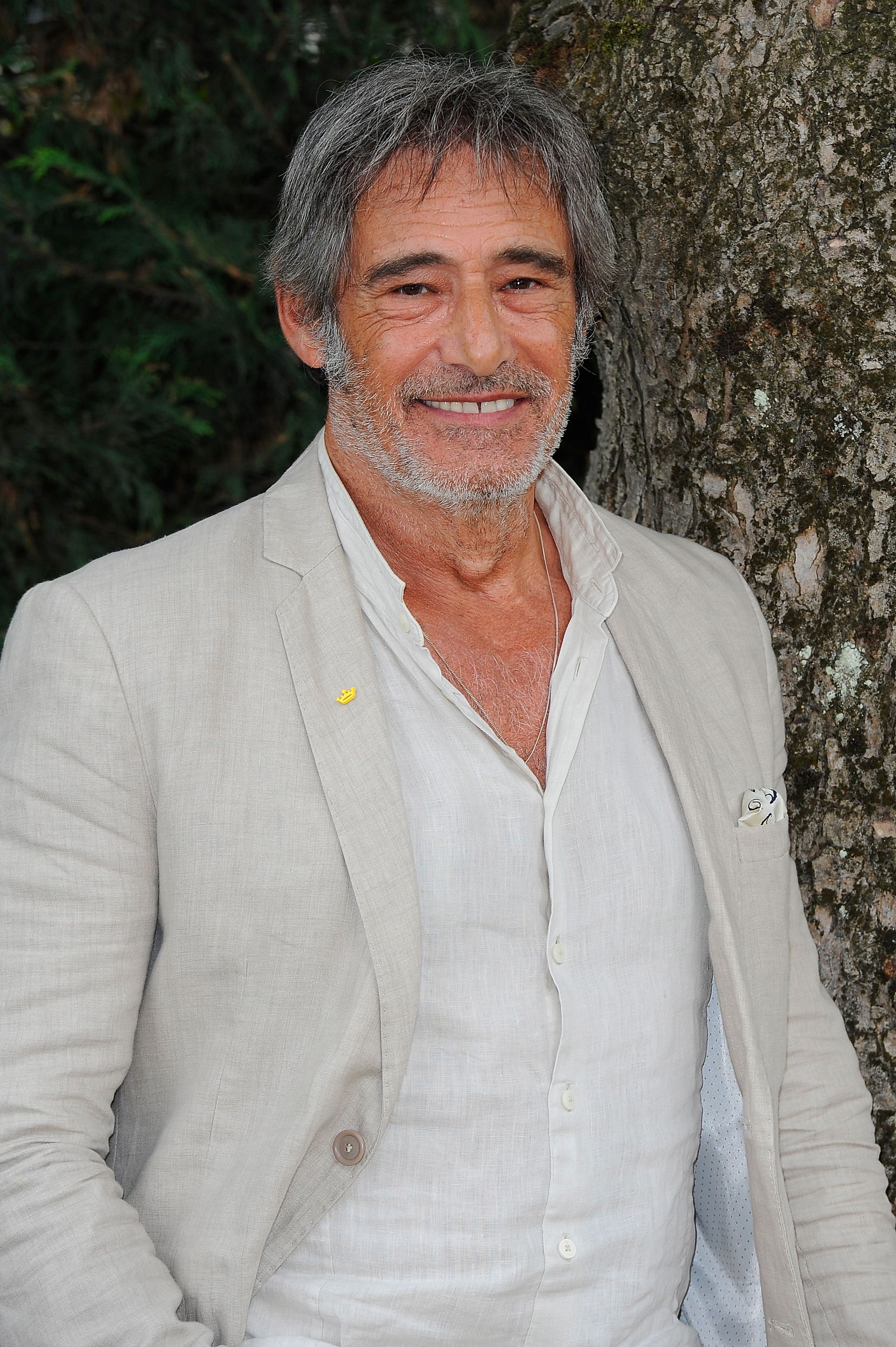 erard Lanvin à l'hôtel Mercure lors du 7e Festival du film francophone d'Angoulême le 24 août 2014 à Angoulême, France. | Photo : Getty Images erard Lanvin à l'hôtel Mercure lors du 7e Festival du film francophone d'Angoulême le 24 août 2014 à Angoulême, France. | Photo : Getty Images