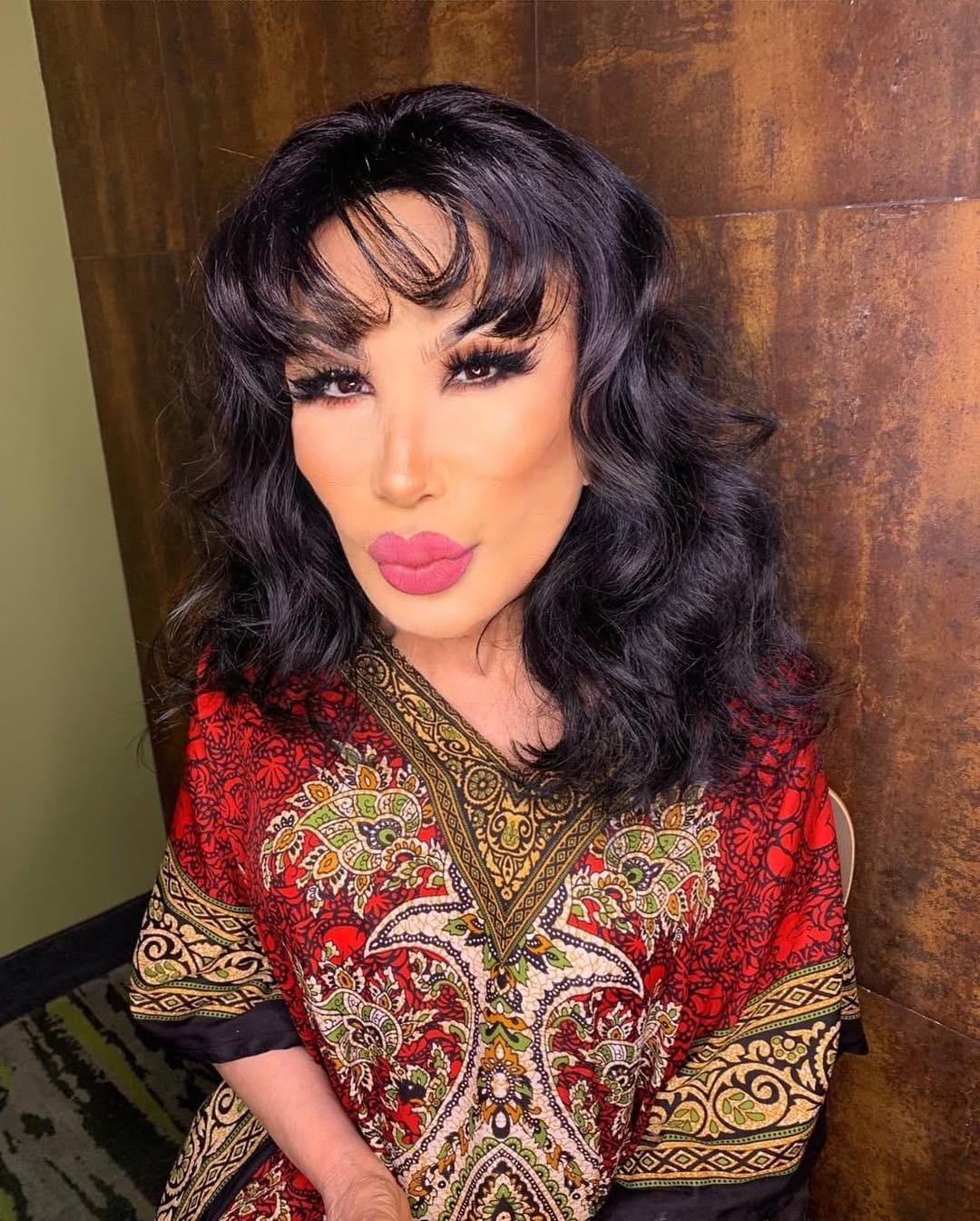 Lyn May posing while pouting, dated October 2021 | Source: Instagram/lyn_may_