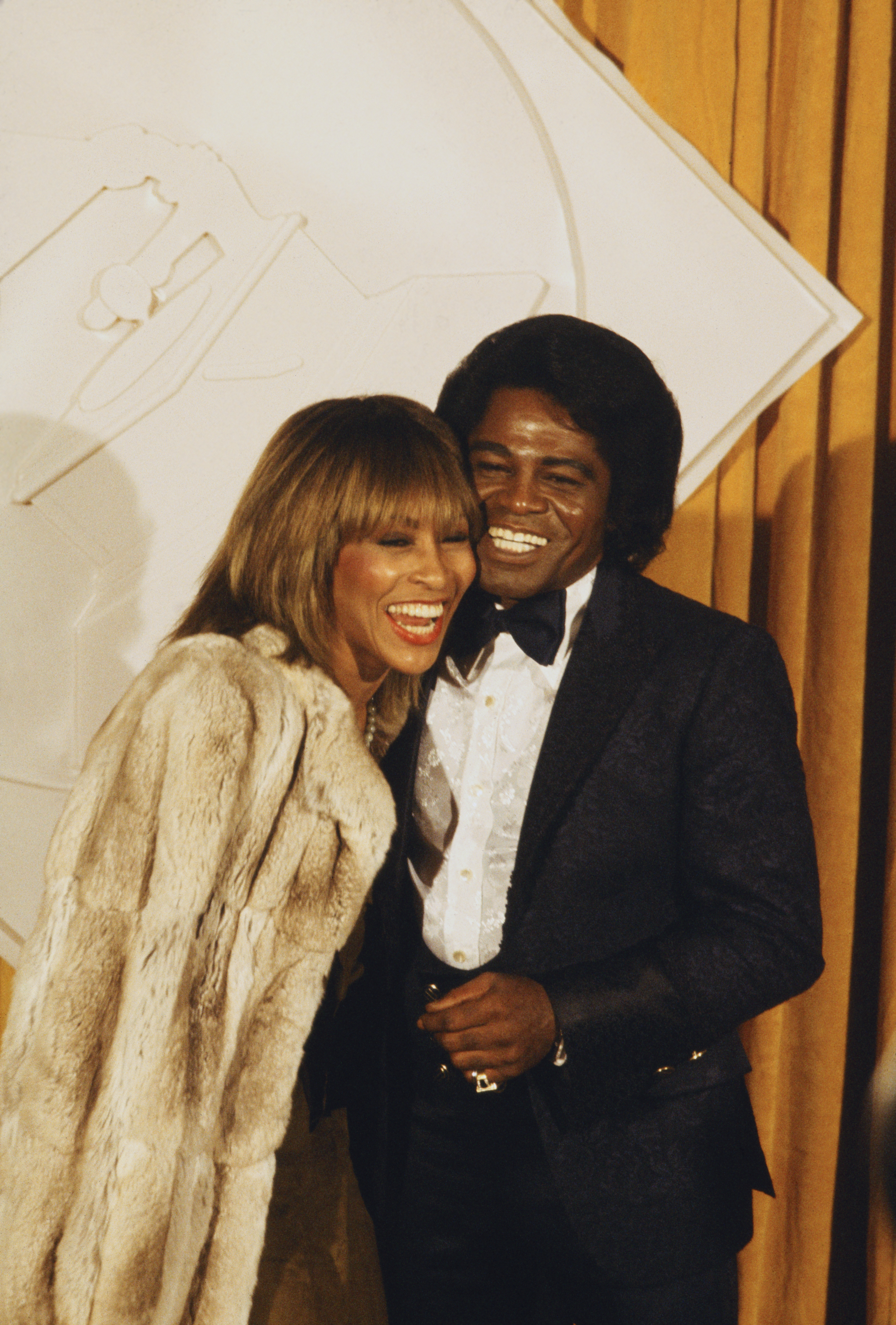 Tina Turner and James Brown in Los Angeles, California, 1982 | Source: Getty Images