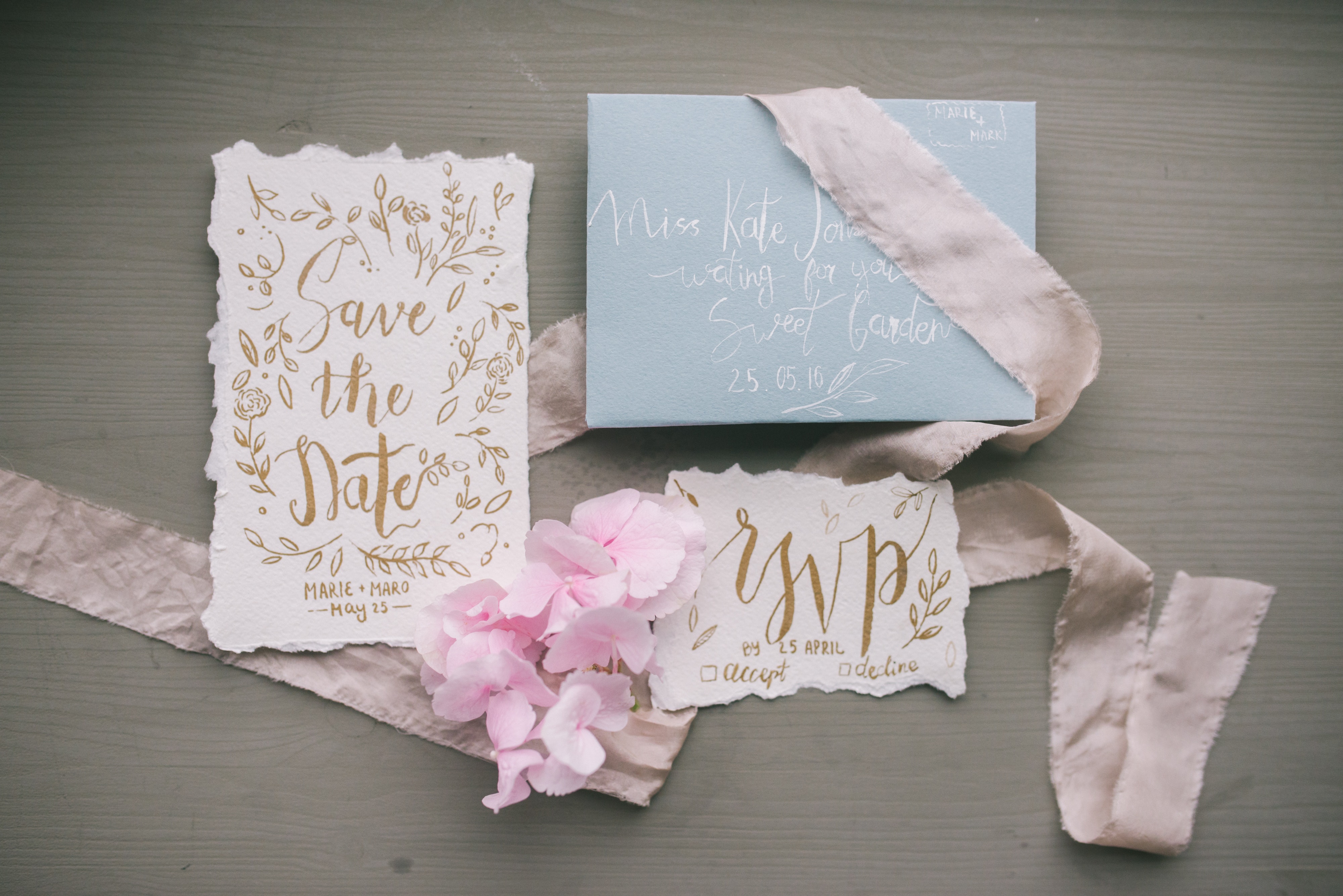 The woman received her sister and ex-boyfriend's wedding invitation. | Source: Pexels