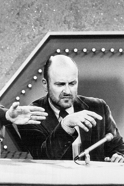 Werner Klemperer on the television game show "Password." | Source: Wikimedia Commons