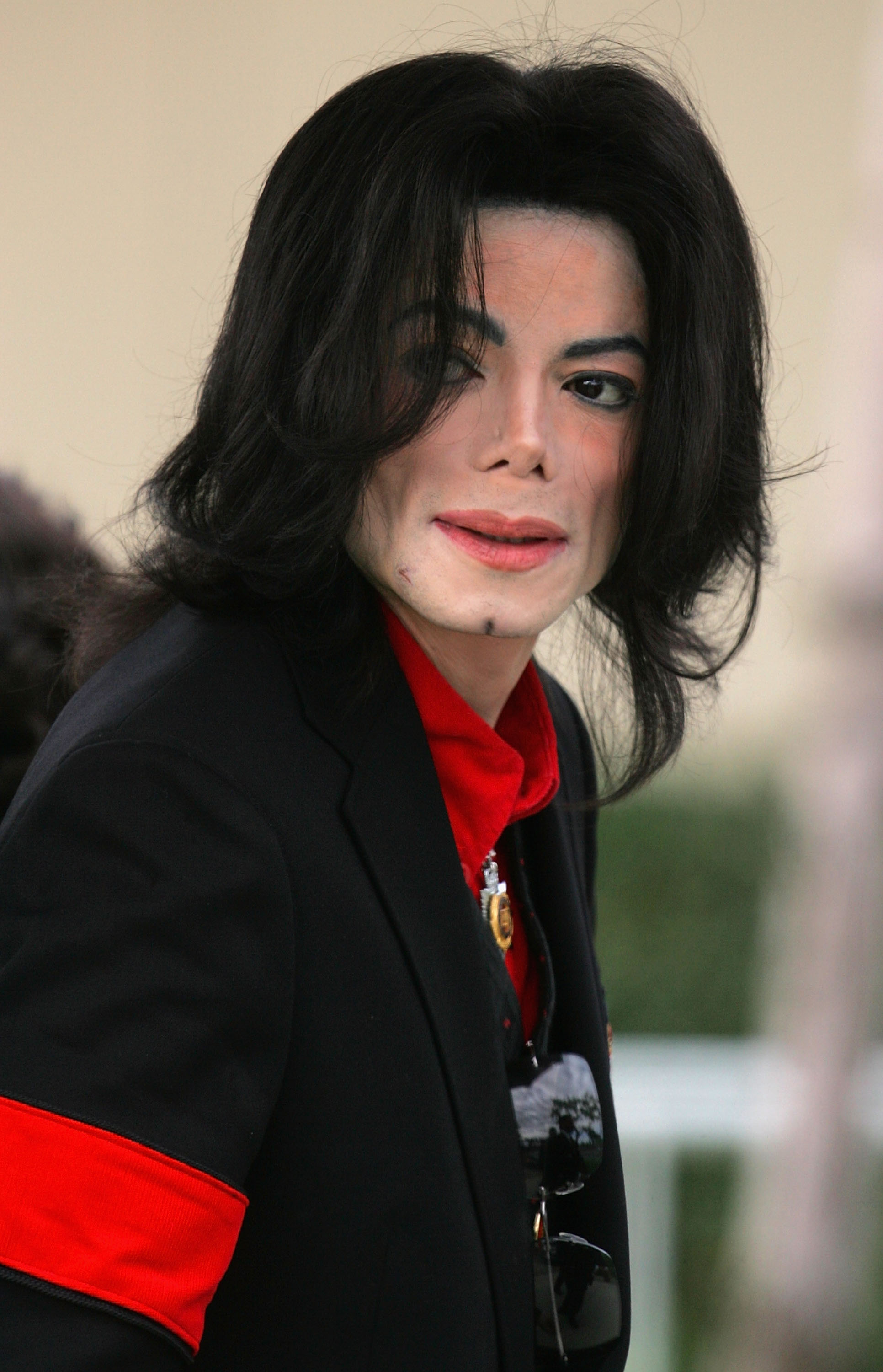 Michael Jackson on the 19th day of his child abuse trial in Santa Maria, 2005 | Source: Getty Images
