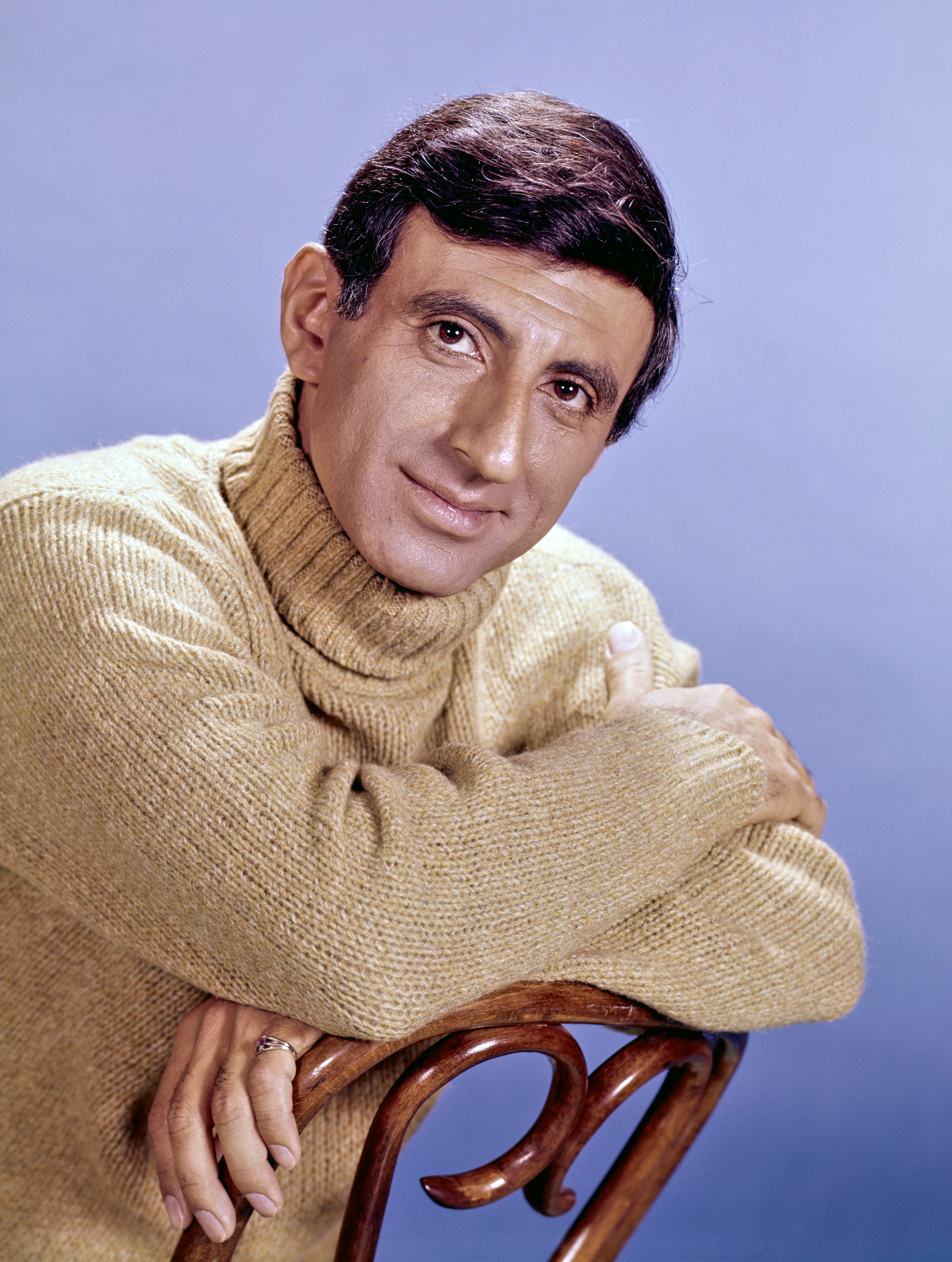 Jamie Farr in "The Chicago Bears," September 17, 1971. | Source: Getty Images