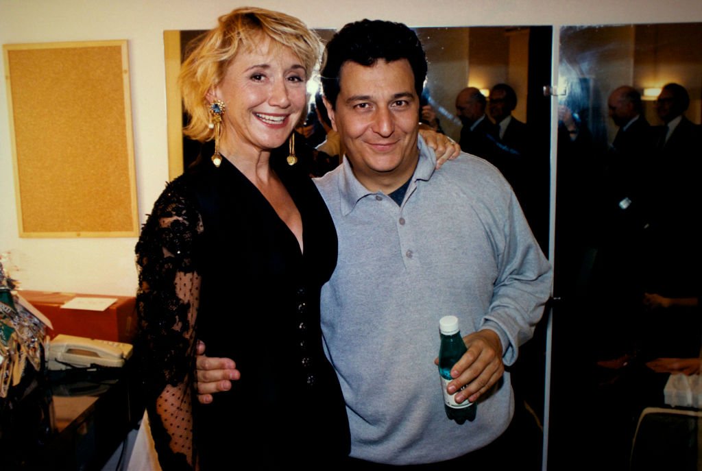 Les comédiens Marie-Anne Chazel et Christian Clavier lors de la générale de la pièce 'Panique au Plaza' au théâtre Marigny le 2 octobre 1995 à Paris, France. | Photo : Getty Images