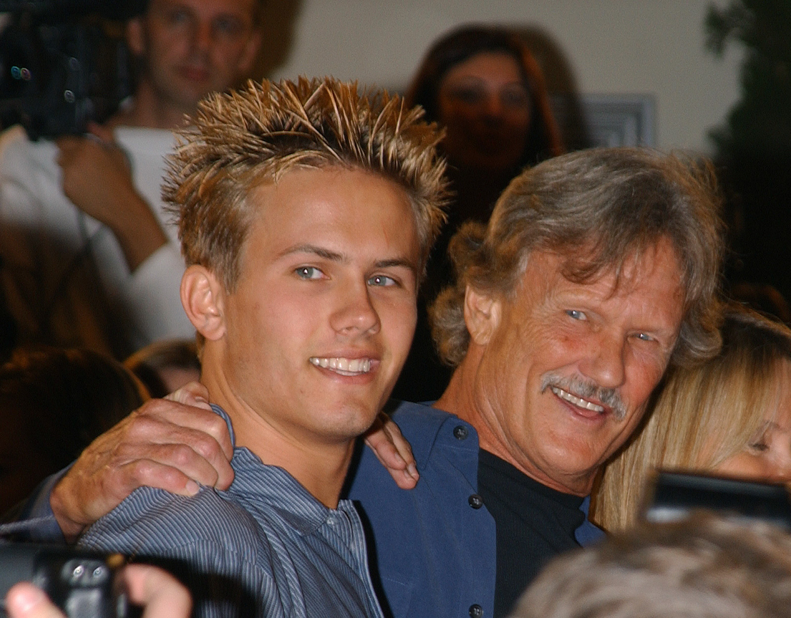 Kris and Johnny Kristofferson at the premiere of "The Transporter" on October 2, 2002, in Los Angeles, California. | Source: Getty Images