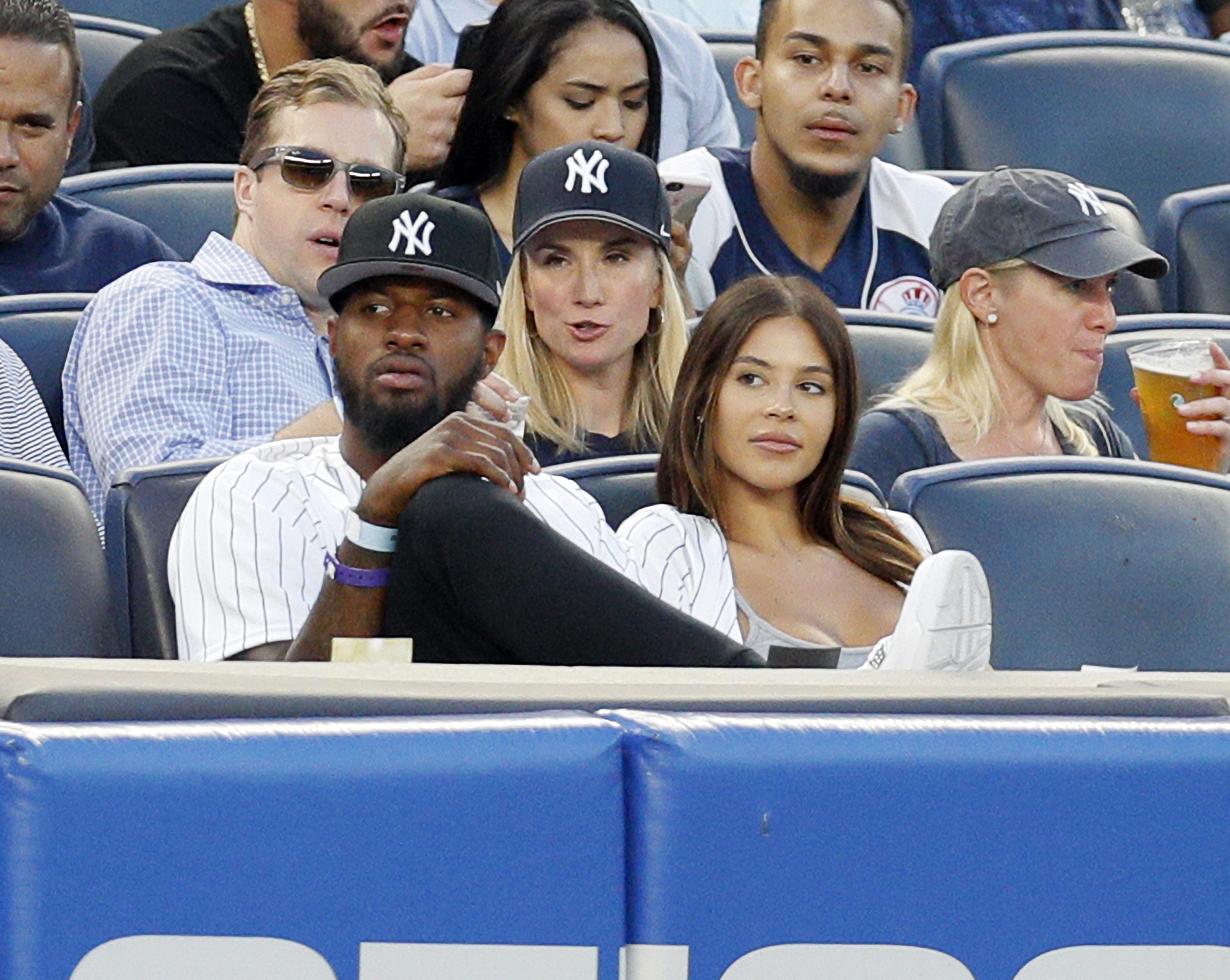 Paul George ve eşi Daniela Rajic, 1 Ağustos 2017'de New York City, The Bronx Borough'da Yankee Stadyumu'nda Detroit Tigers ile New York Yankees arasında bir MLB beyzbol maçı izliyor.  |  Kaynak: Getty Images