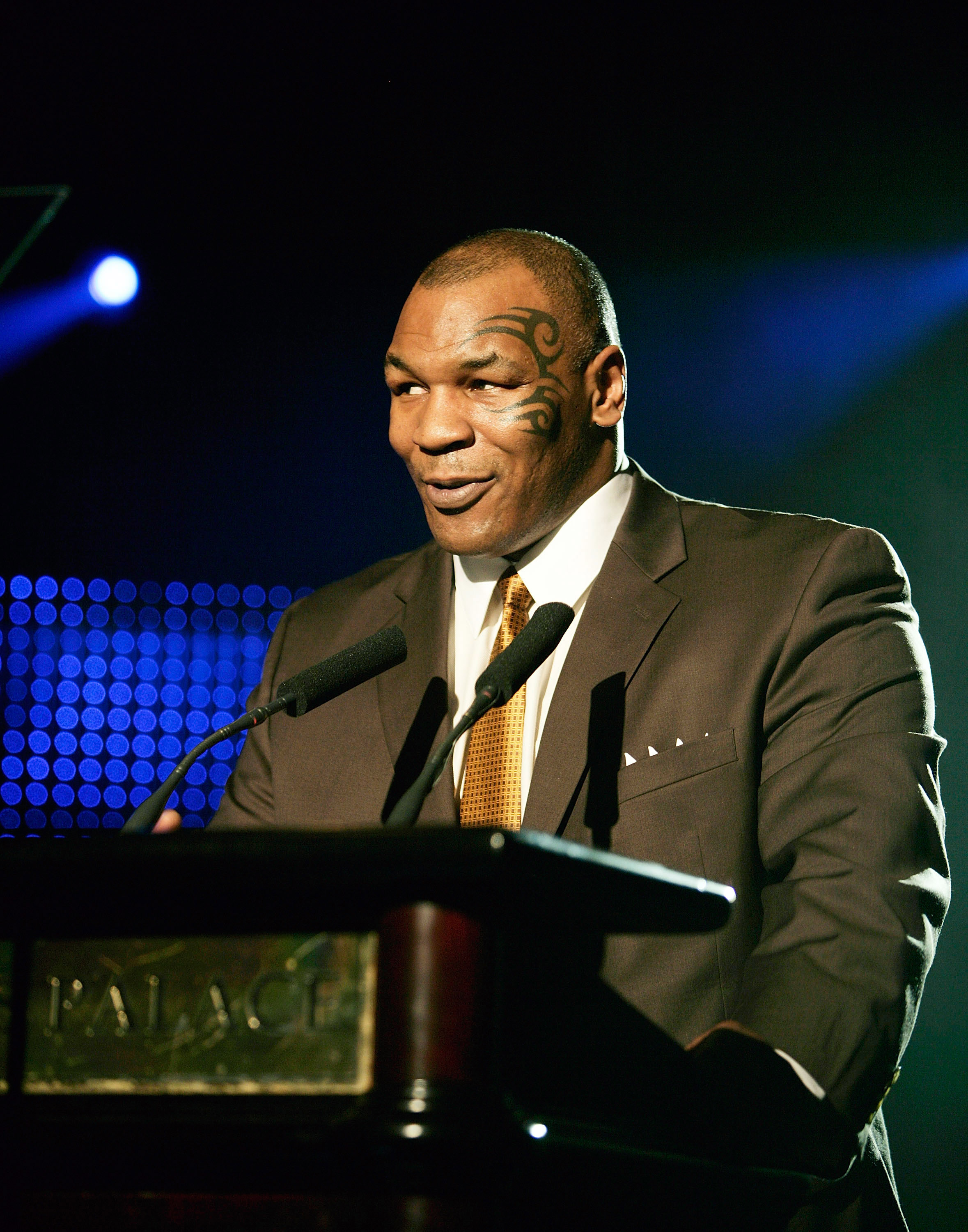 Mike Tyson delivering a speech at the Mike Tyson Charity Banquet held at the Emperors Palace on January 30, 2008, in Johannesburg, South Africa | Source: Getty Images