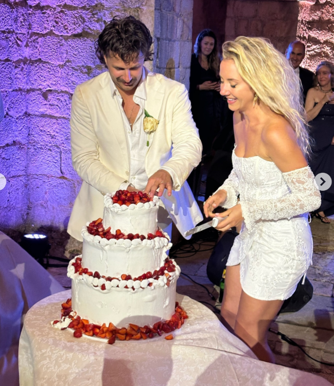Liam Stewart and Nicole Artukovich during their wedding ceremony as seen in an Instagram post dated June 2, 2024 | Source: Instagram/edenmcallisterx