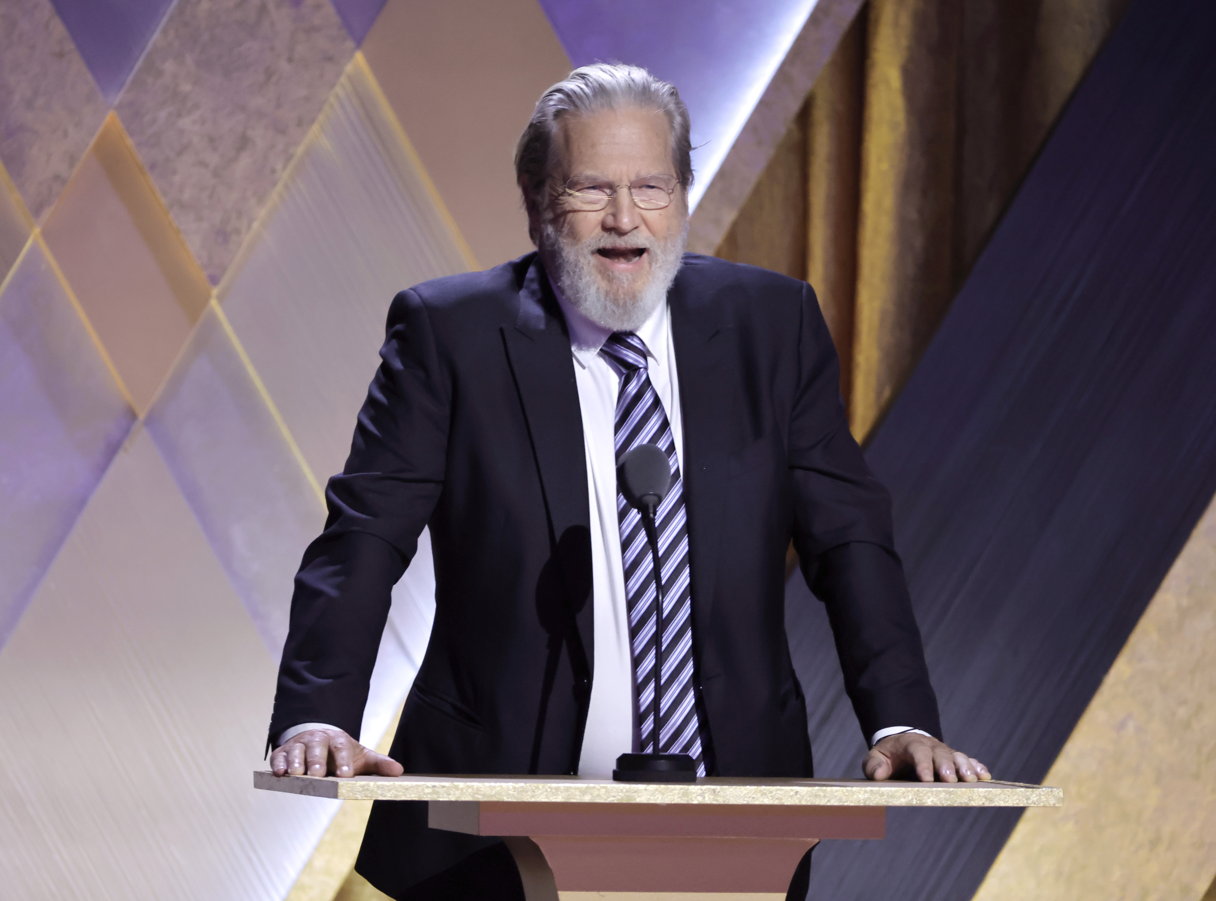 Jeff Bridges speaks onstage during the Academy of Motion Picture Arts and Sciences 13th Governors Awards in Los Angeles, California, on November 19, 2022. | Source: Getty Images