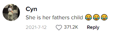 Der Kommentar eines Fans zu Lucy Baehrs TikTok-Clip über ihre Tochter Reese am 7. November 2021 | Quelle: TikTok/lucybaehr