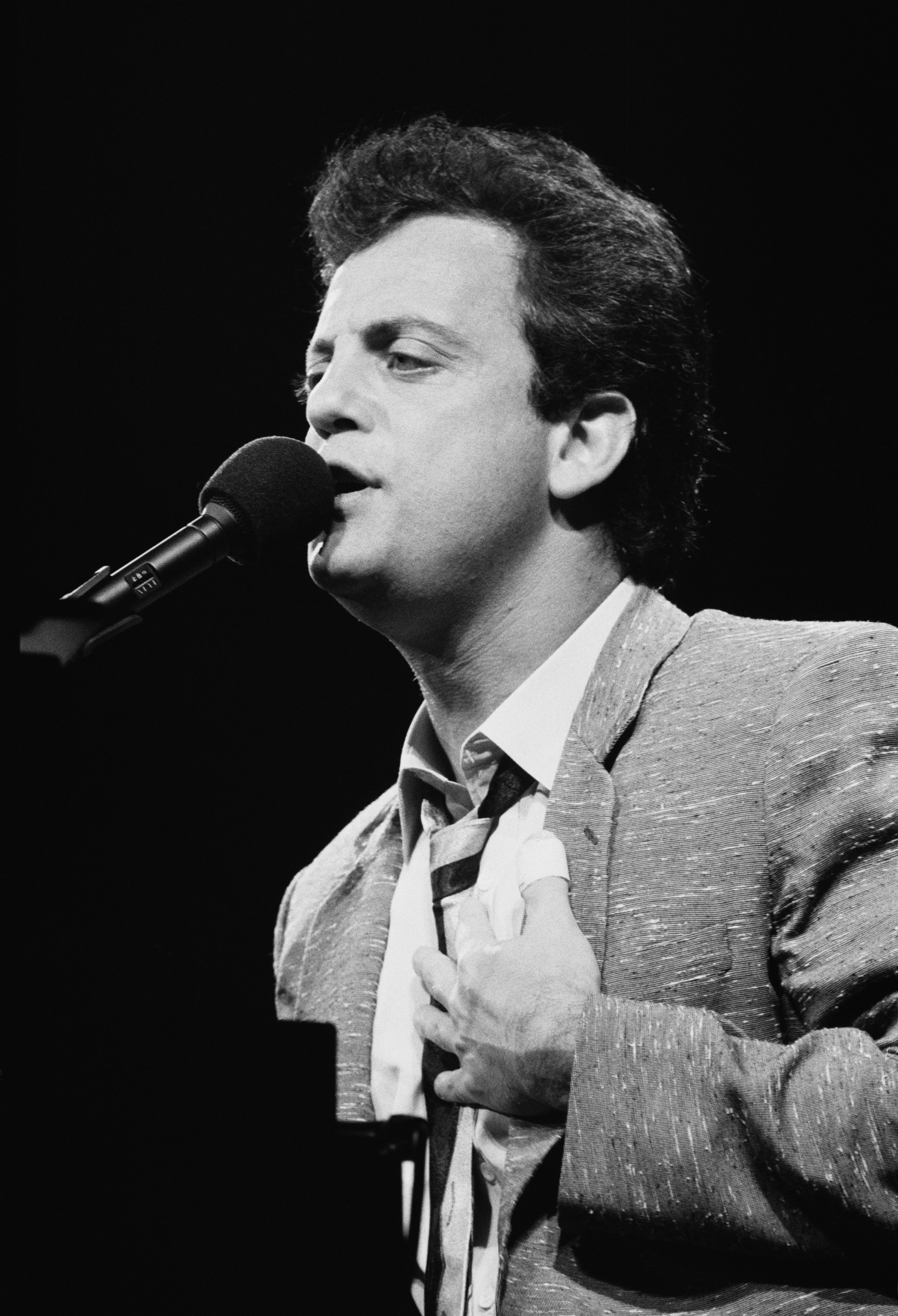Billy Joel performing in the UK on June 7, 1984 | Source: Getty Images