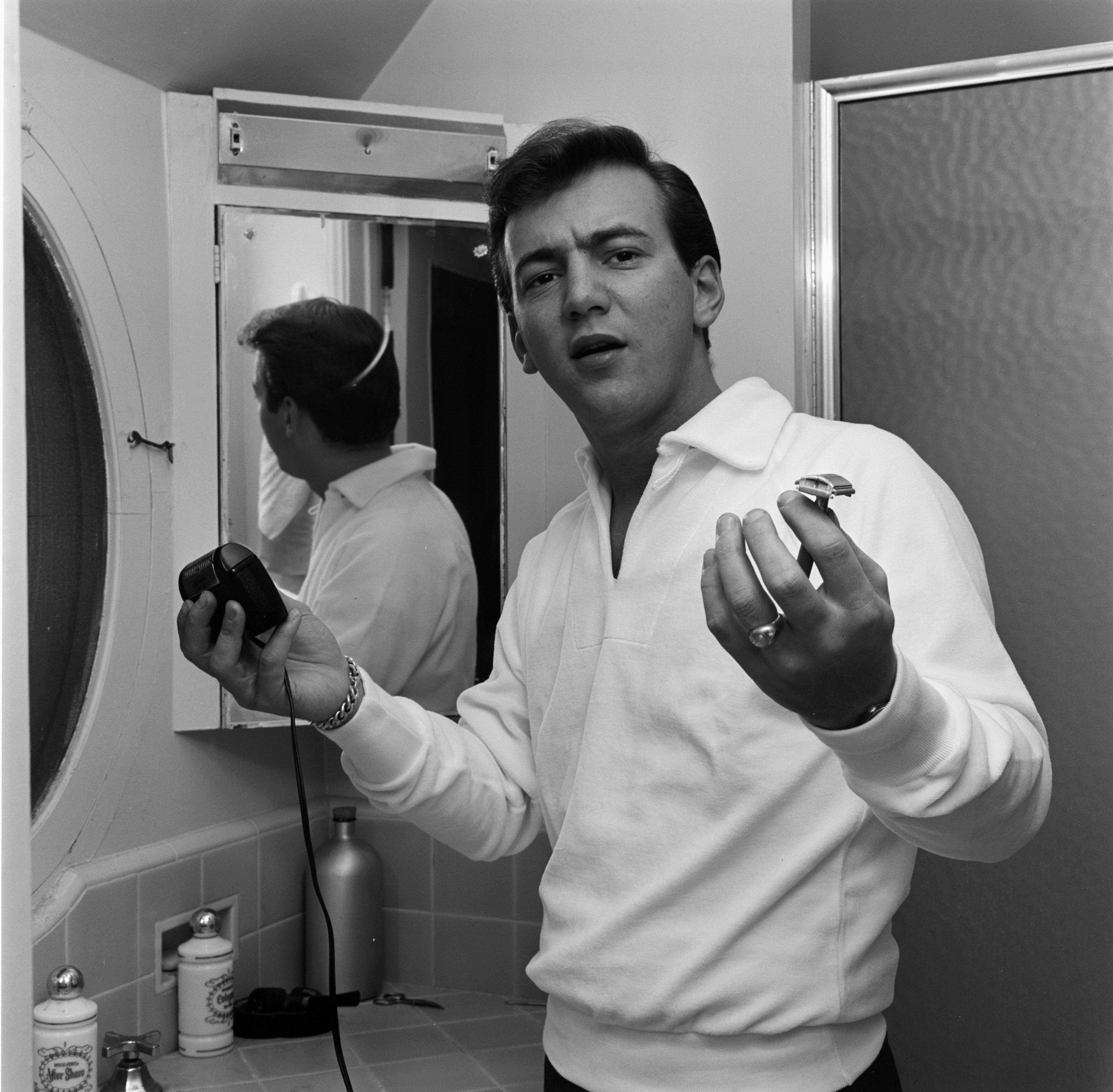Bobby Darin preparing for work | Source: Getty Images