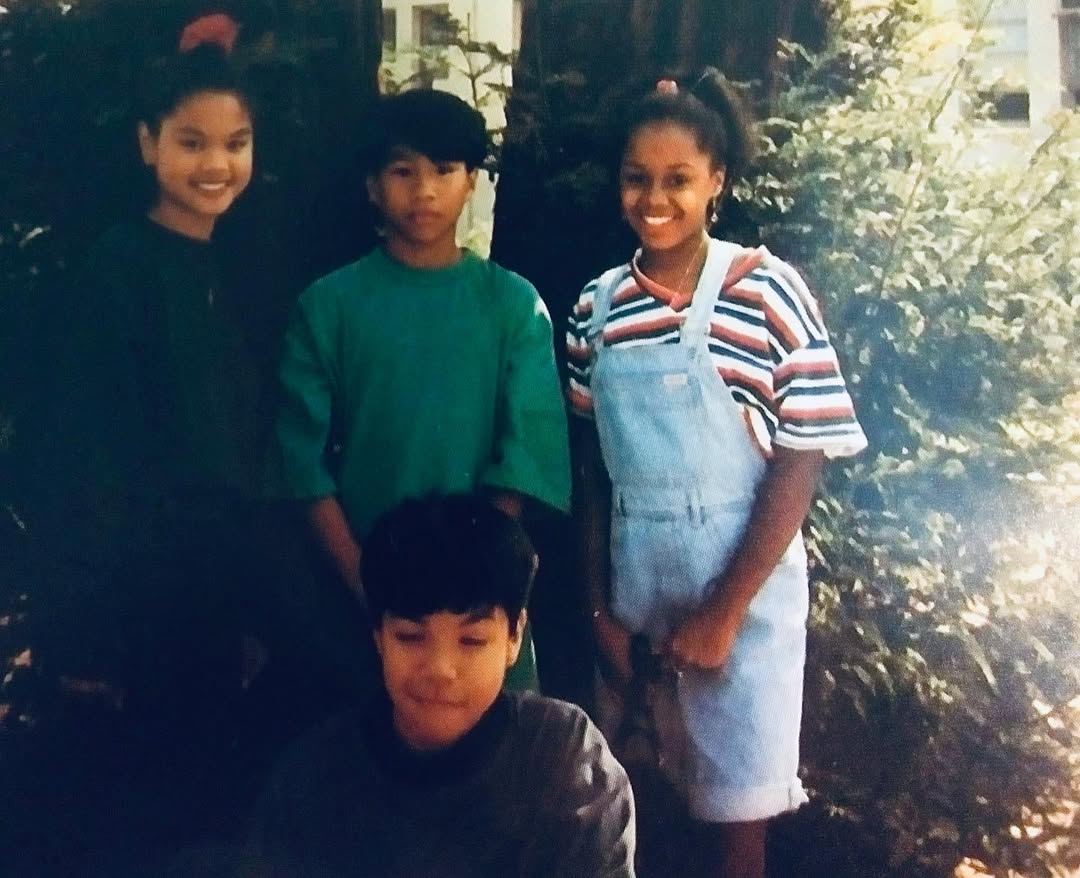 Jaimee Foxworth photographed with friends in Junior High School in 1992 | Source: Instagram/jaimeethefoxx