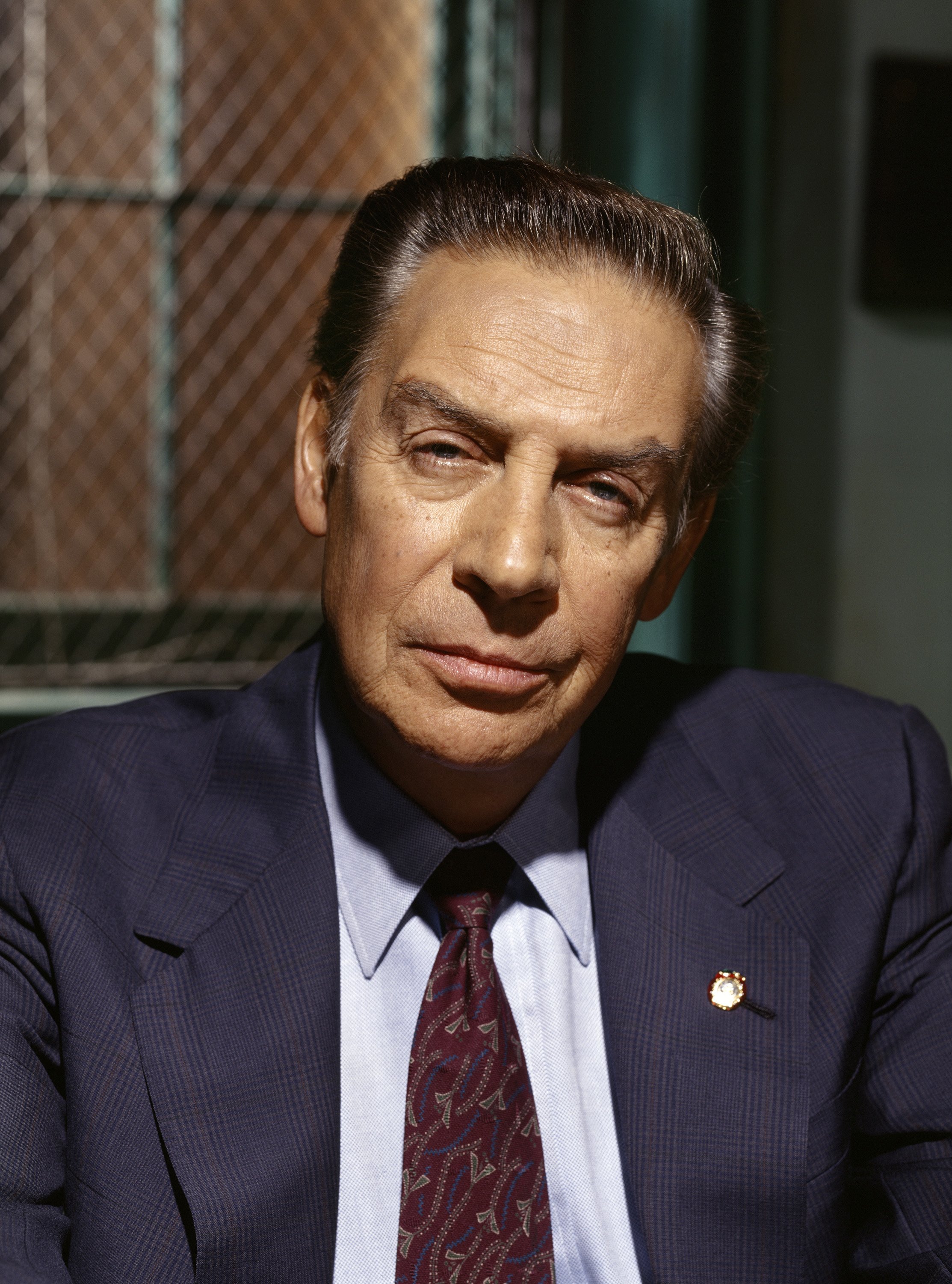 Jerry Orbach as Detective Lennie Briscoe in Season 9 of "Law & Order" | Source: Getty Images