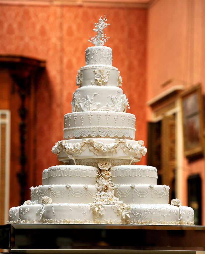 Prince William and Duchess Meghan's wedding cake on April 29, 2011 in central London, England | Source: Getty Images