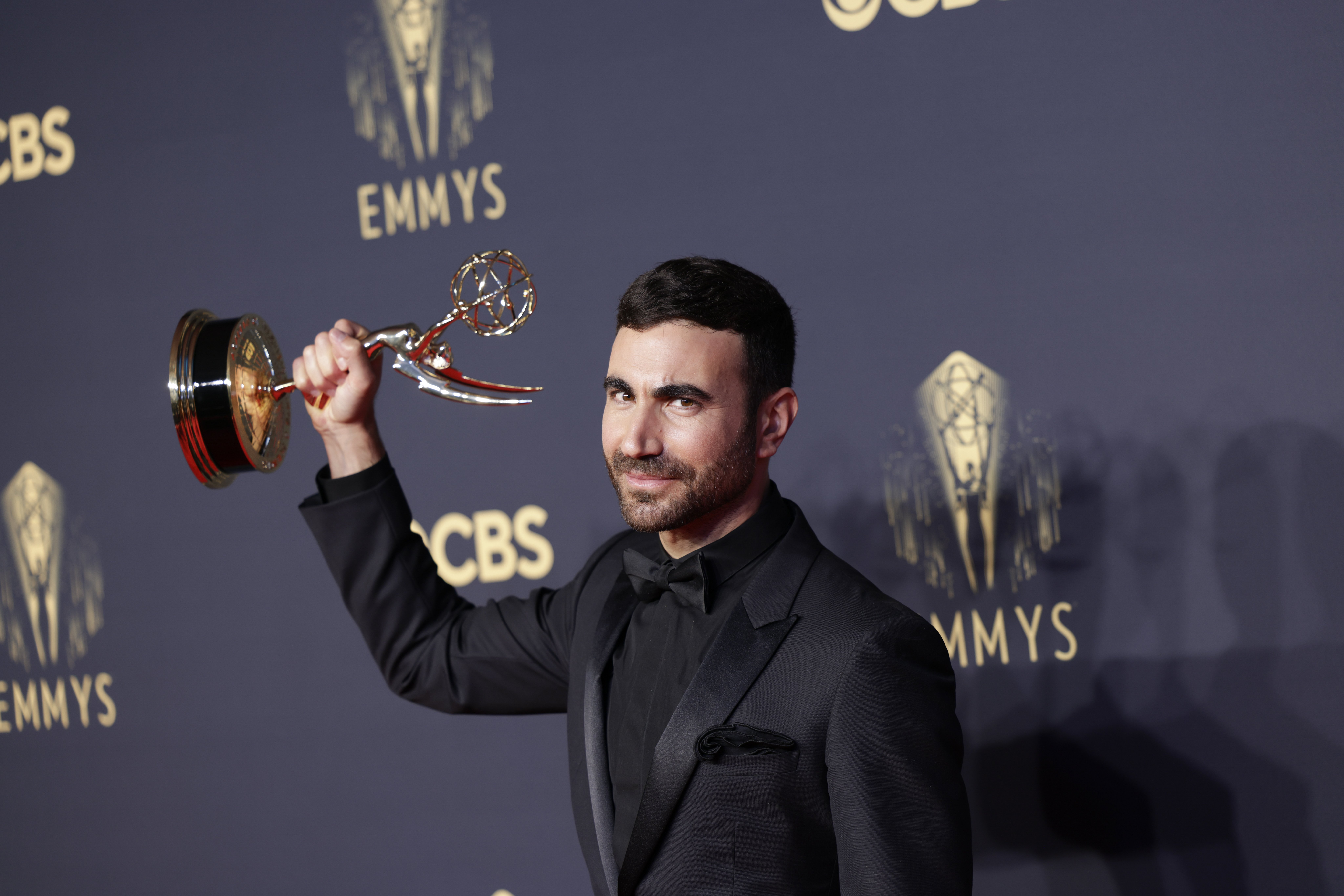 Brett Goldstein wins Outstanding Supporting Actress in a Comedy Series at the 73rd Emmy Awards, on September 19, 2021. | Source: Getty Images