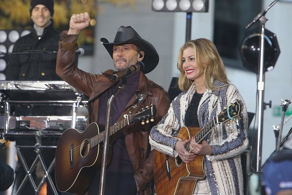 Tim McGraw and Faith Hill perform on NBC's "Today" Show at Rockefeller Plaza | Photo: Getty Images
