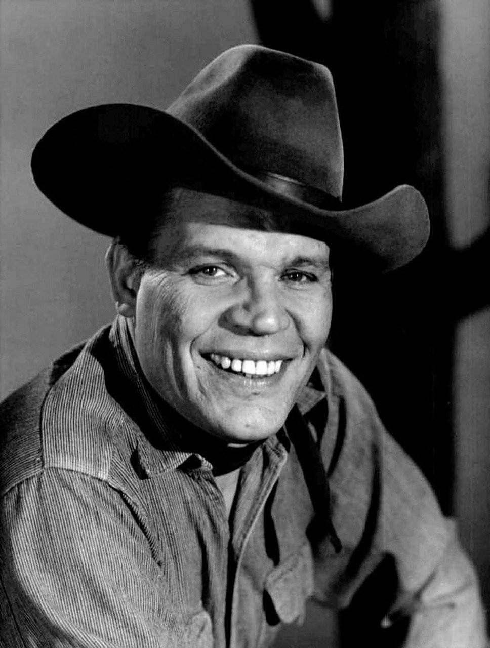 A portrait of Neville Brand. | Source: Pixabay