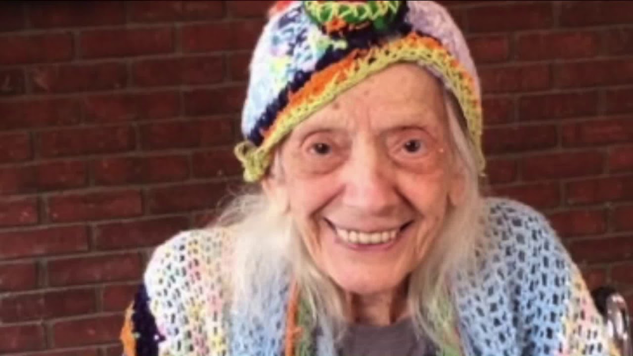 102-year-old nursing home resident, Angelina Friedman, who survived COVID-19 twice. | Photo: YouTube/ PIX11 News