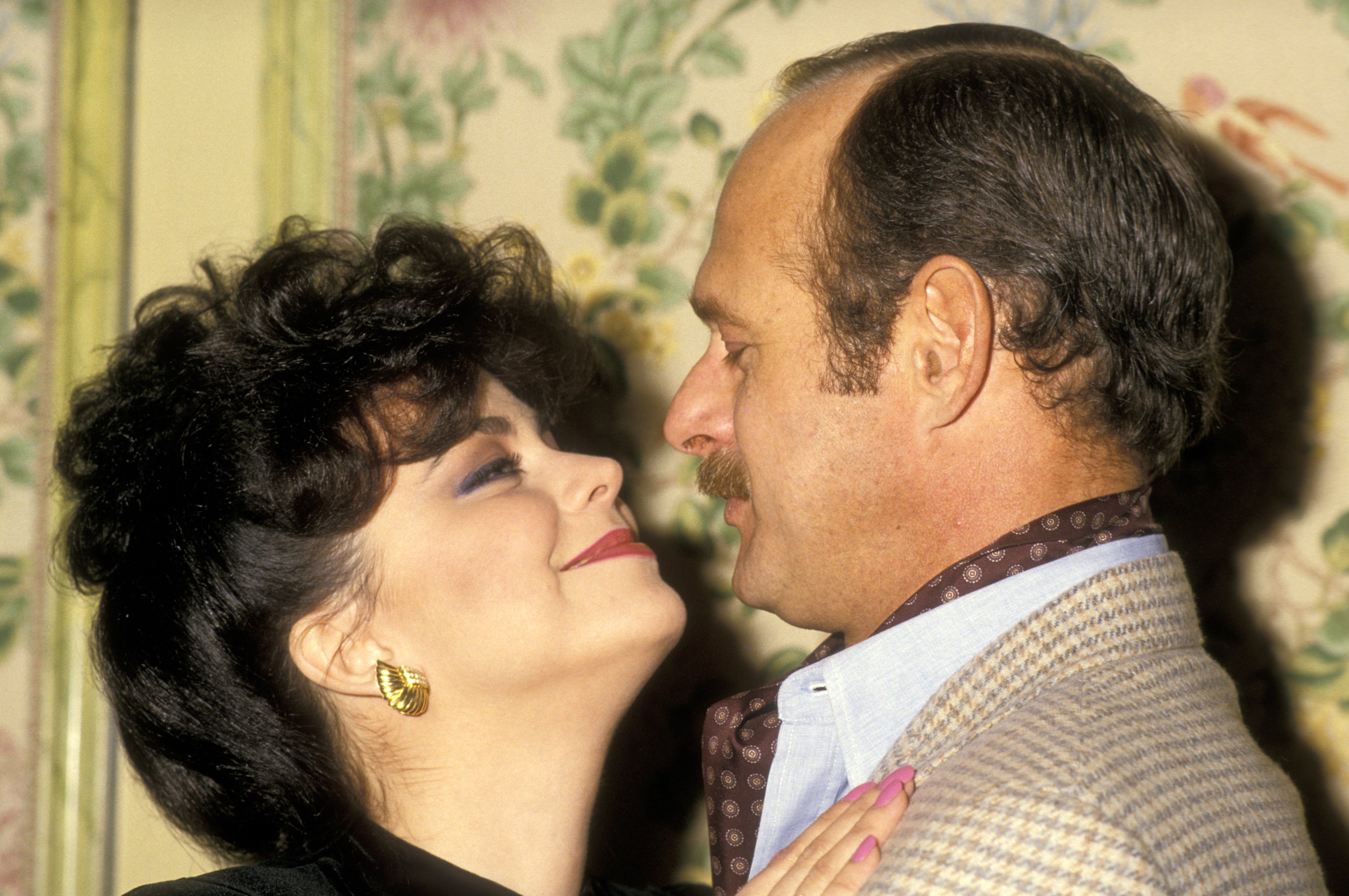 Delta Burke and Gerald McRaney at the Hollywood Women's Press Club 47th Annual Golden Apple Awards, Beverly Wilshire Hotel, Beverly Hills, 1987 | Source: Getty Images