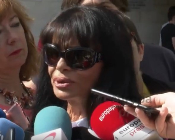 María Edite Santos declara a la prensa. | Foto: YouTube/Europa Press María Edite Santos declara a la prensa. | Foto: YouTube/Europa Press