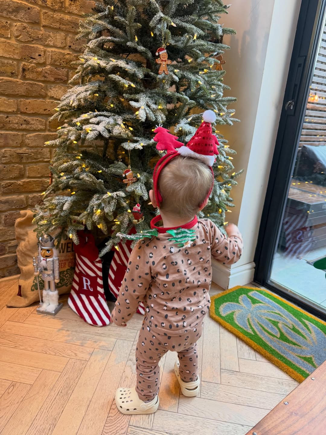 A photo from a carousel posted on 1 December 2025. | Source: Instagram/sianwelby