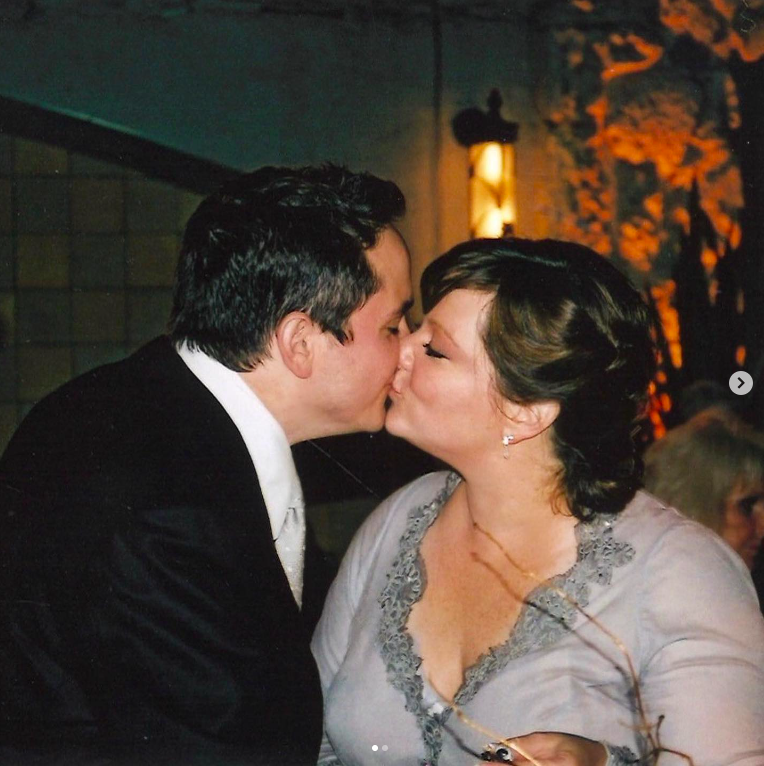 Ben Falcone and Melissa McCarthy sharing a kiss posted on October 8, 2020 | Source: Instagram/melissamccarthy