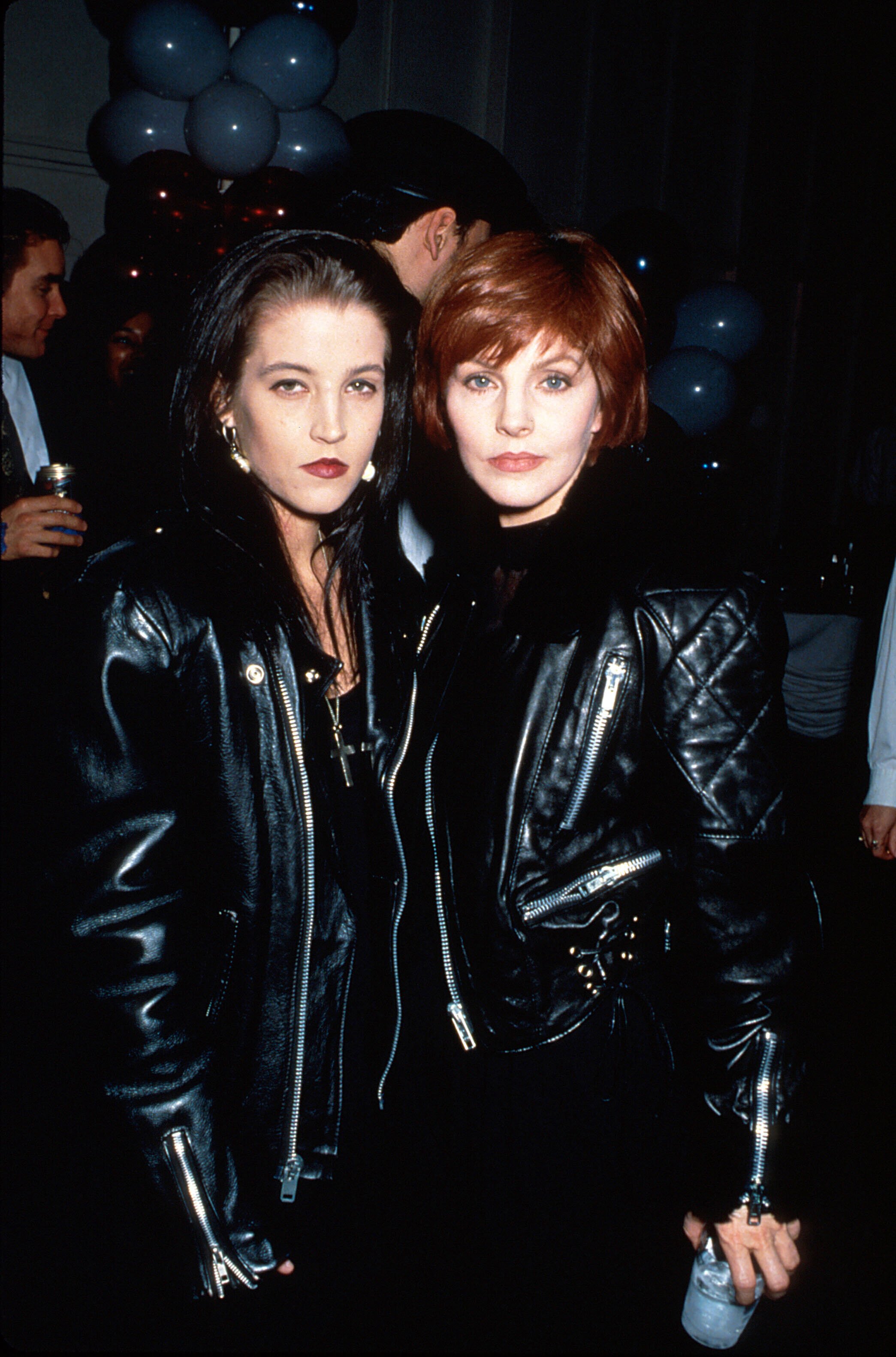 Lisa Marie Presley and mother, actress Priscilla Presley in 1994. | Source: Getty Images
