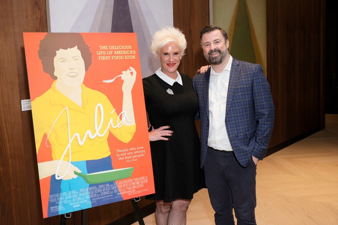 Anne Burrell and husband Stuart Claxton at the Sony Pictures Classics & The Cinema Society special screening of "Julia" at One Vanderbilt on November 10, 2021 in New York City. | Source: Getty Images