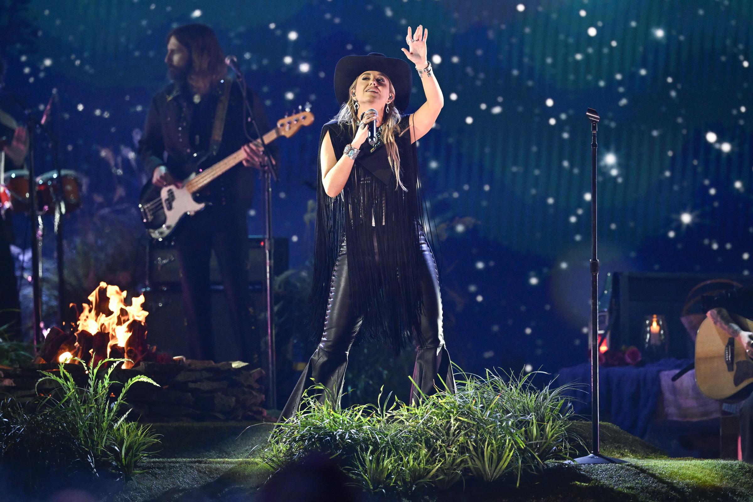 Lainey Wilson performs onstage during The 58th Annual CMA Awards on November 20, 2024, in Nashville, Tennessee. | Source: Getty Images