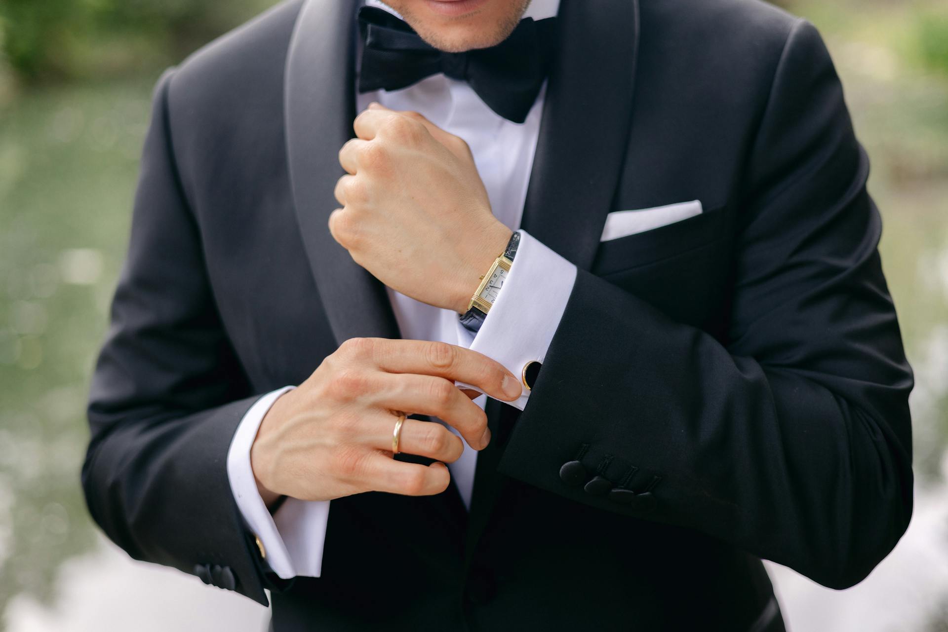A man in a suit | Source: Pexels