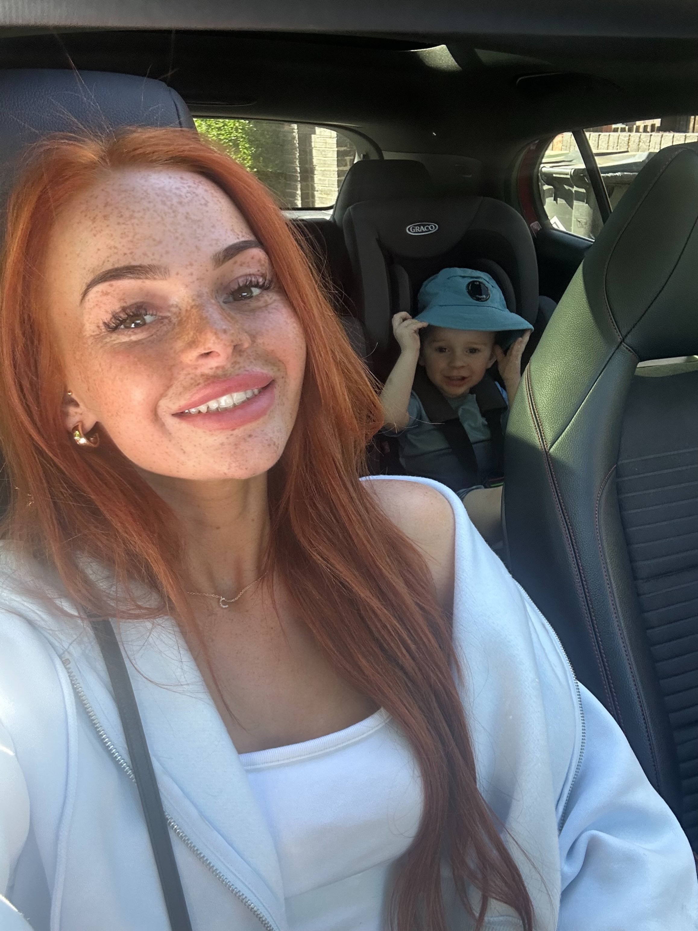 Georgia-Leigh Gardiner poses with her son | Source: GoFundMe/georgias-story