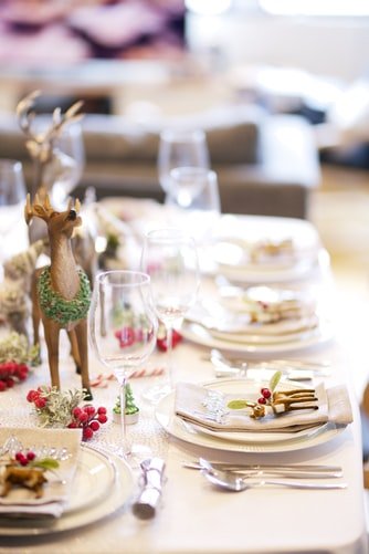 Un repas de noël. | Photo : Unsplash