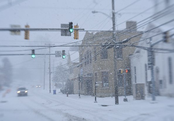 Street view of a district in Middletown during a snowstorm | Photo: Getty Images
