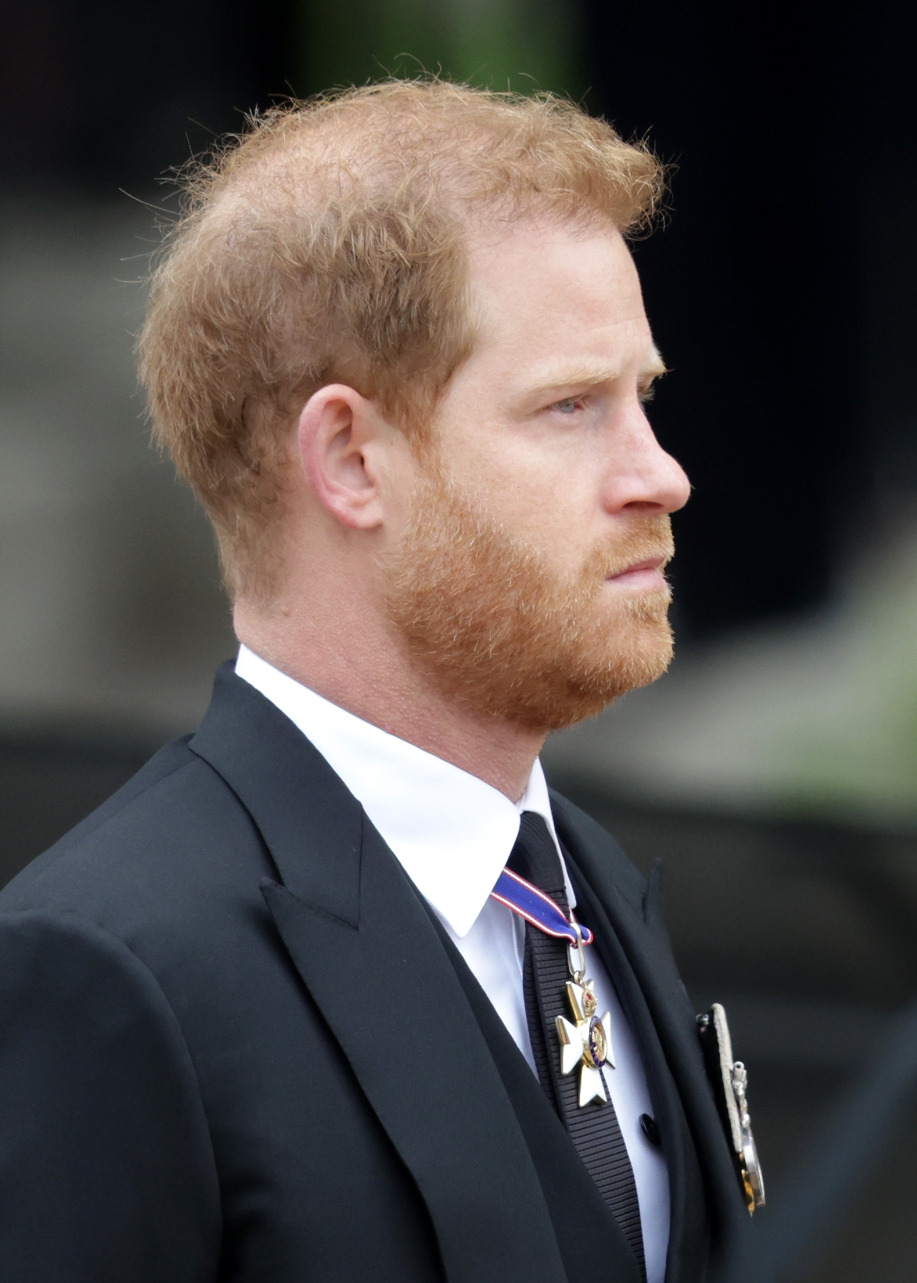 Prinz Harry, Herzog von Sussex, nimmt am 19. September 2022 an der staatlichen Beerdigung von Königin Elizabeth II. in der Westminster Abbey in London, England, teil. | Quelle: Getty Images