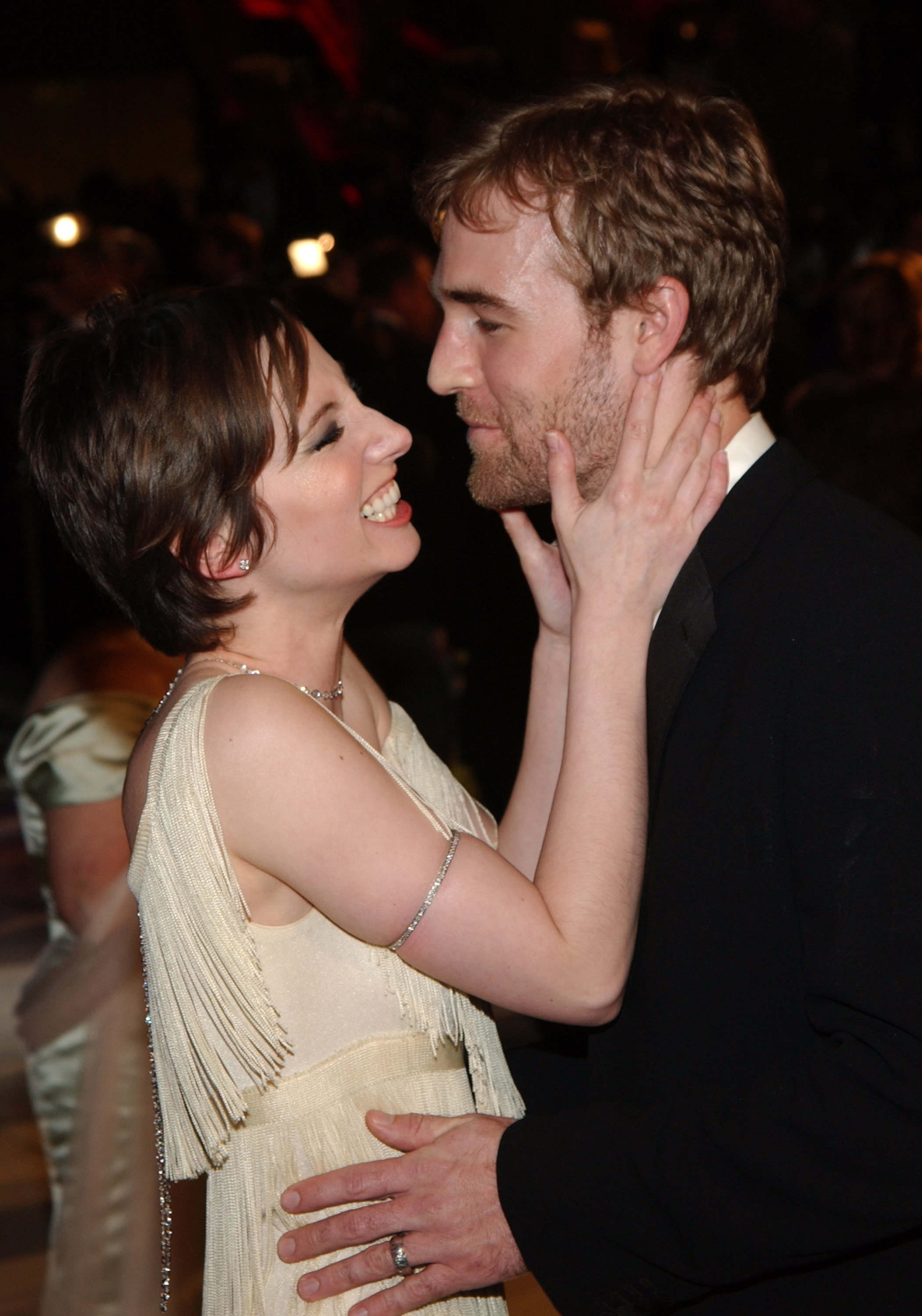 Heather McComb and James Van Der Beek attend the Vanity Fair Oscar Party on February 29, 2004 | Source: Getty Images